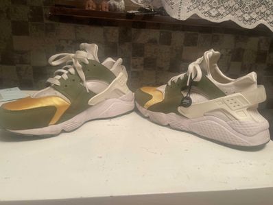 Stussy × Nike Air Huarache "Dark Olive"