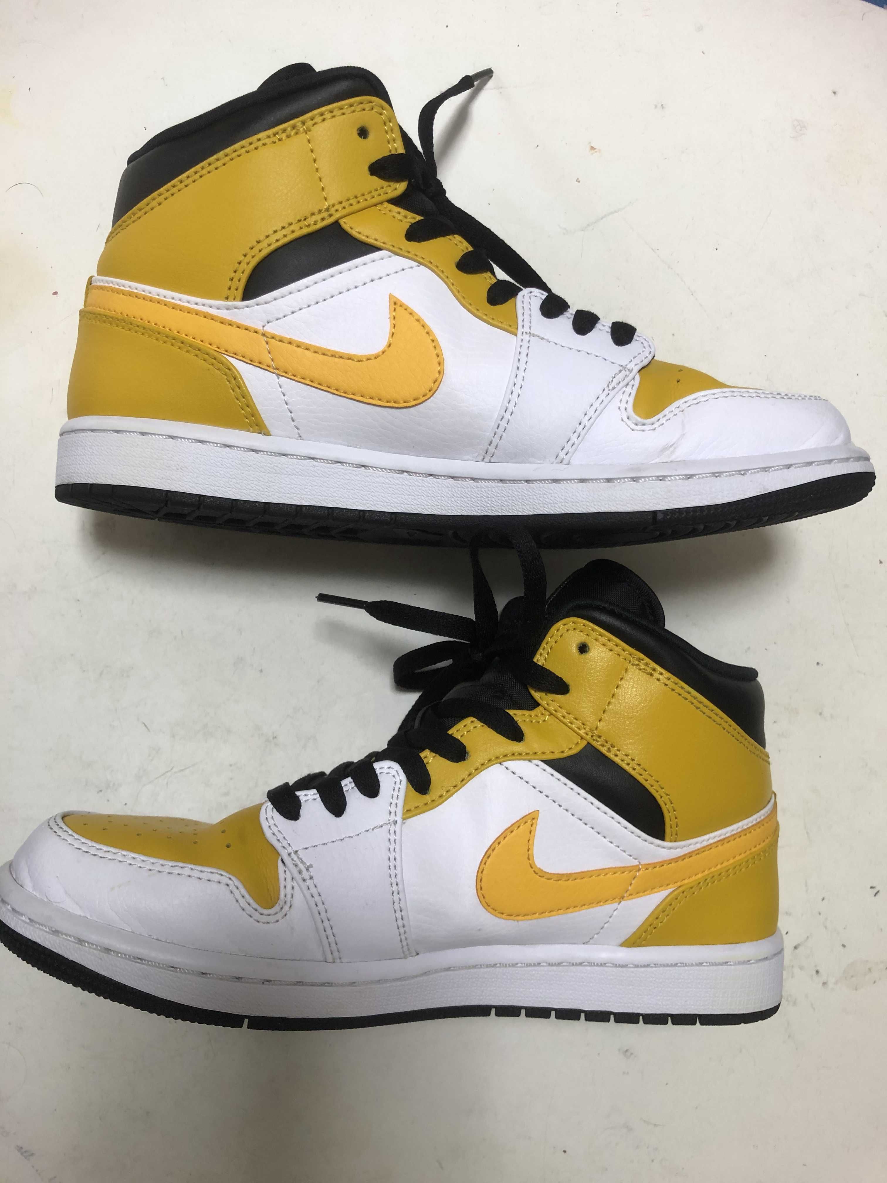 Nike Air Jordan 1 Mid "University Gold"  