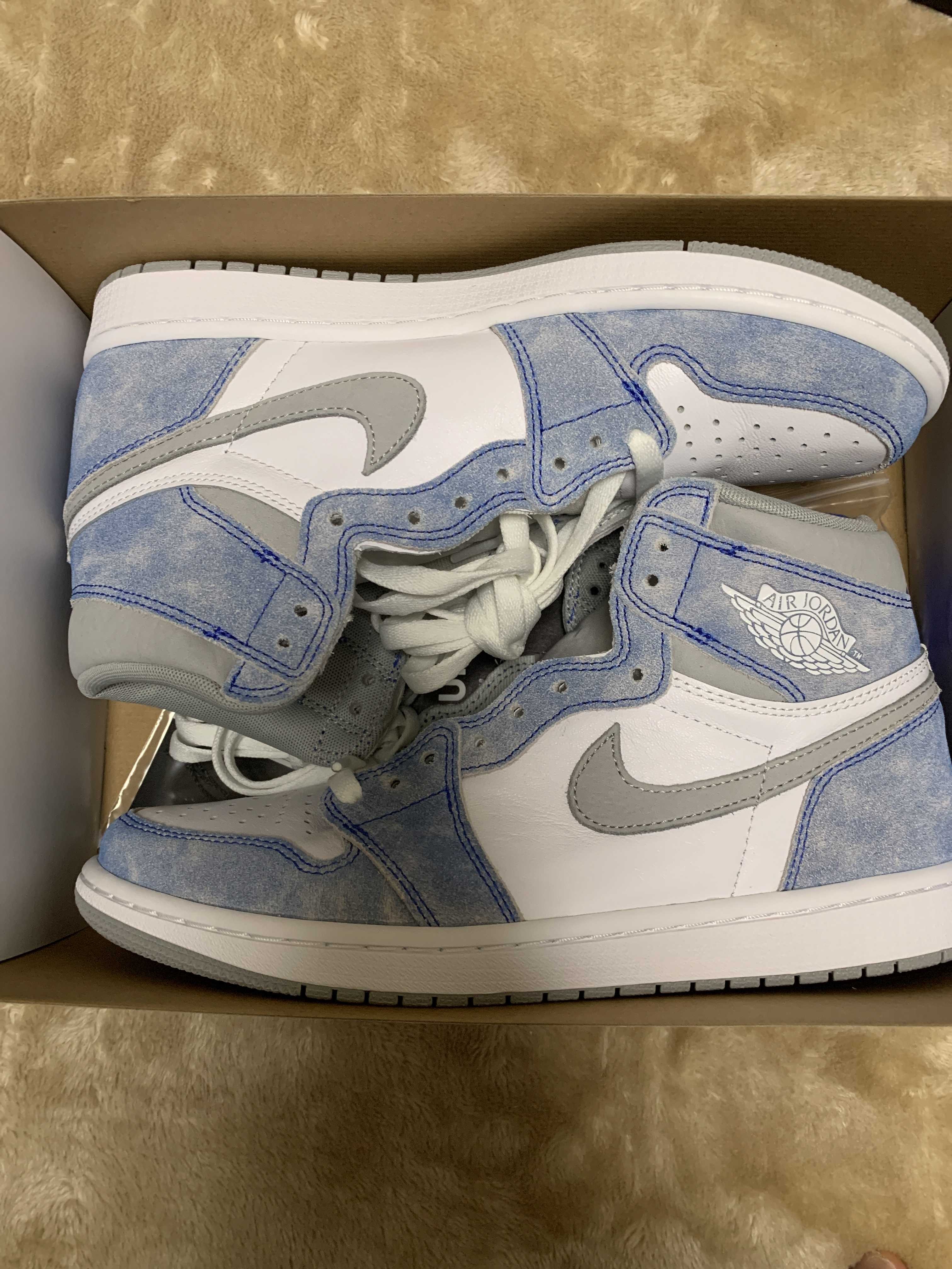 Nike Air Jordan 1 High OG "Hyper Royal"