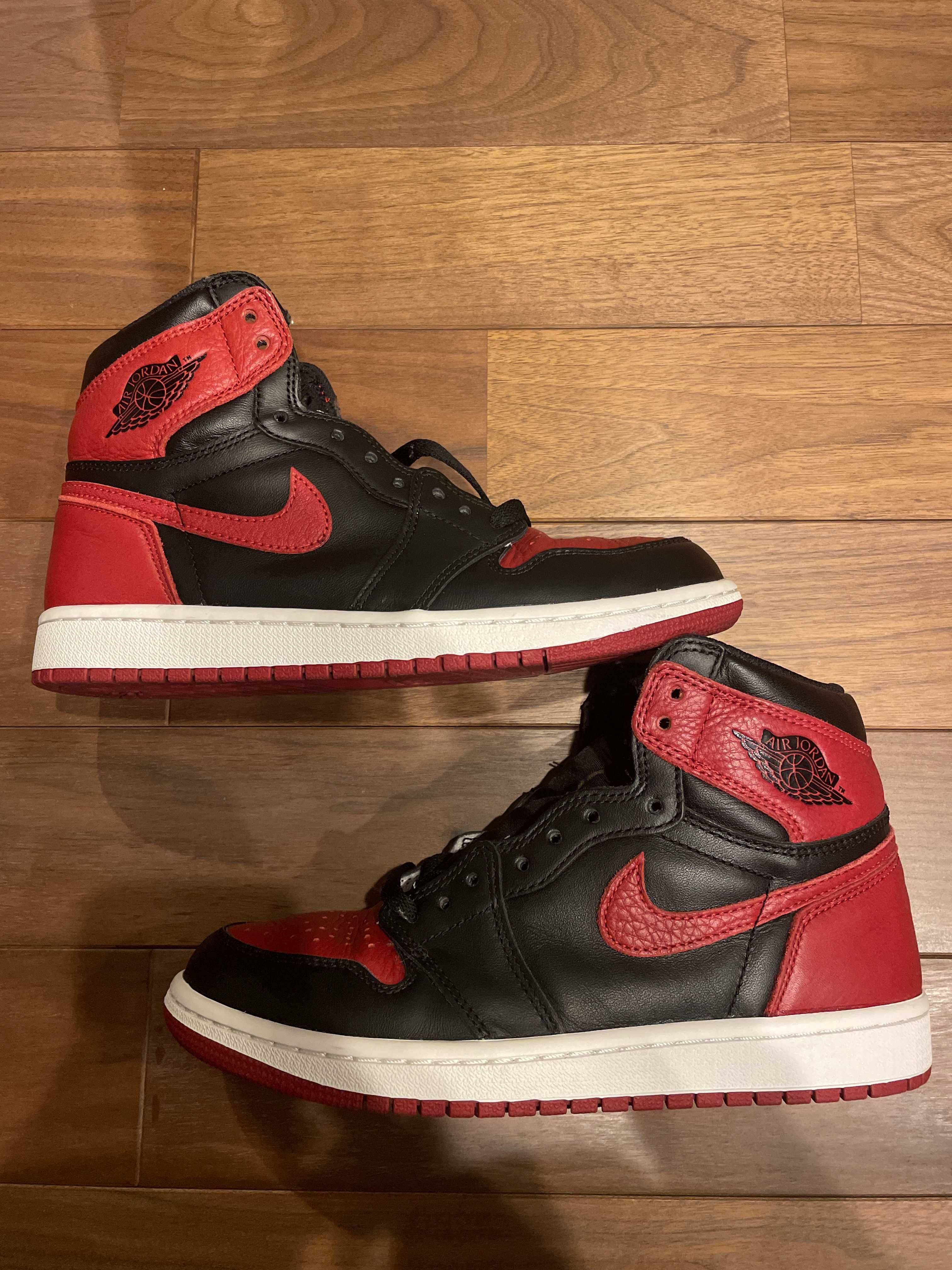 Nike Air Jordan 1 Retro High OG "Bred/Banned" (2016)