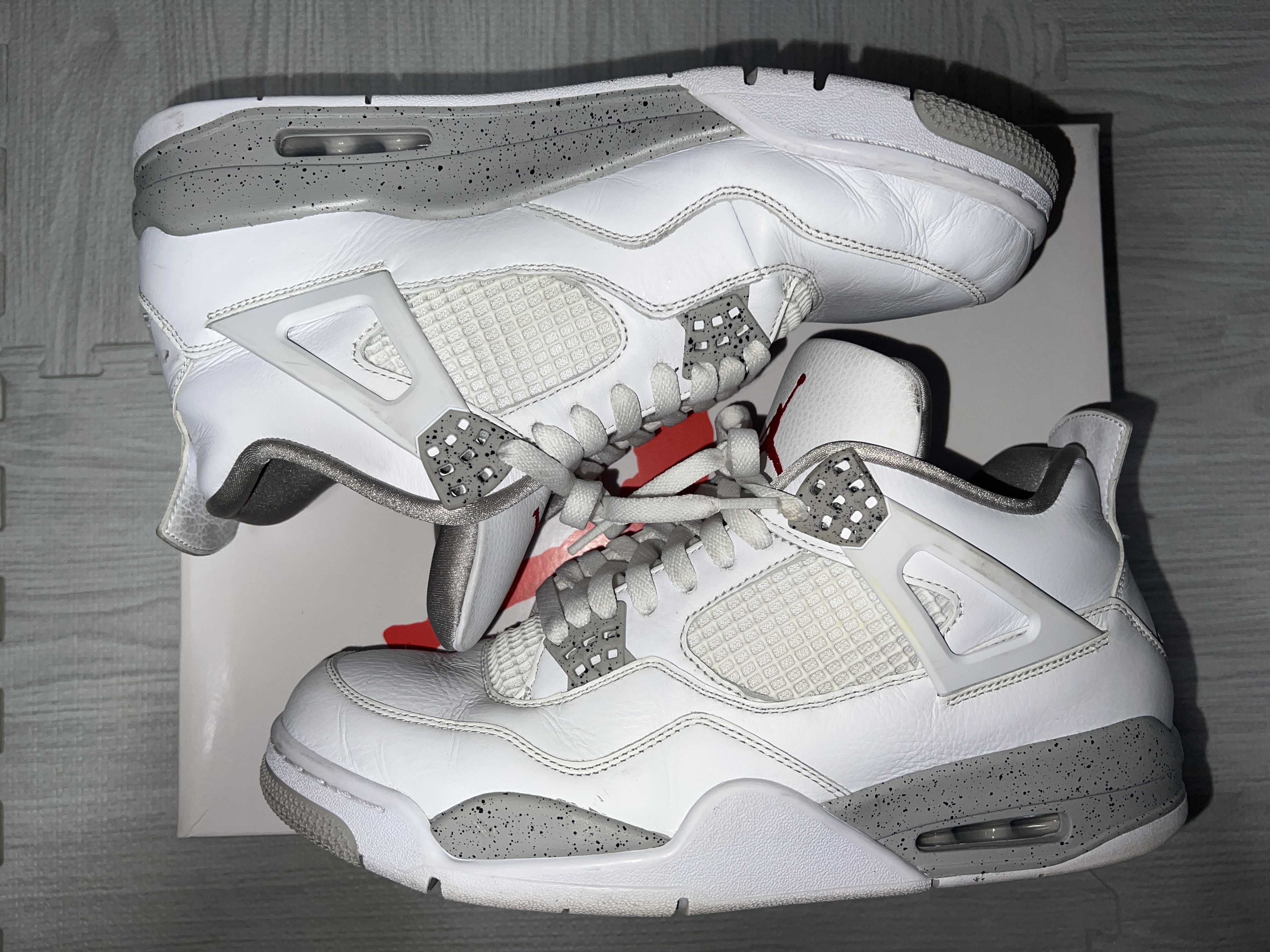 Nike Air Jordan 4 "Tech White"  