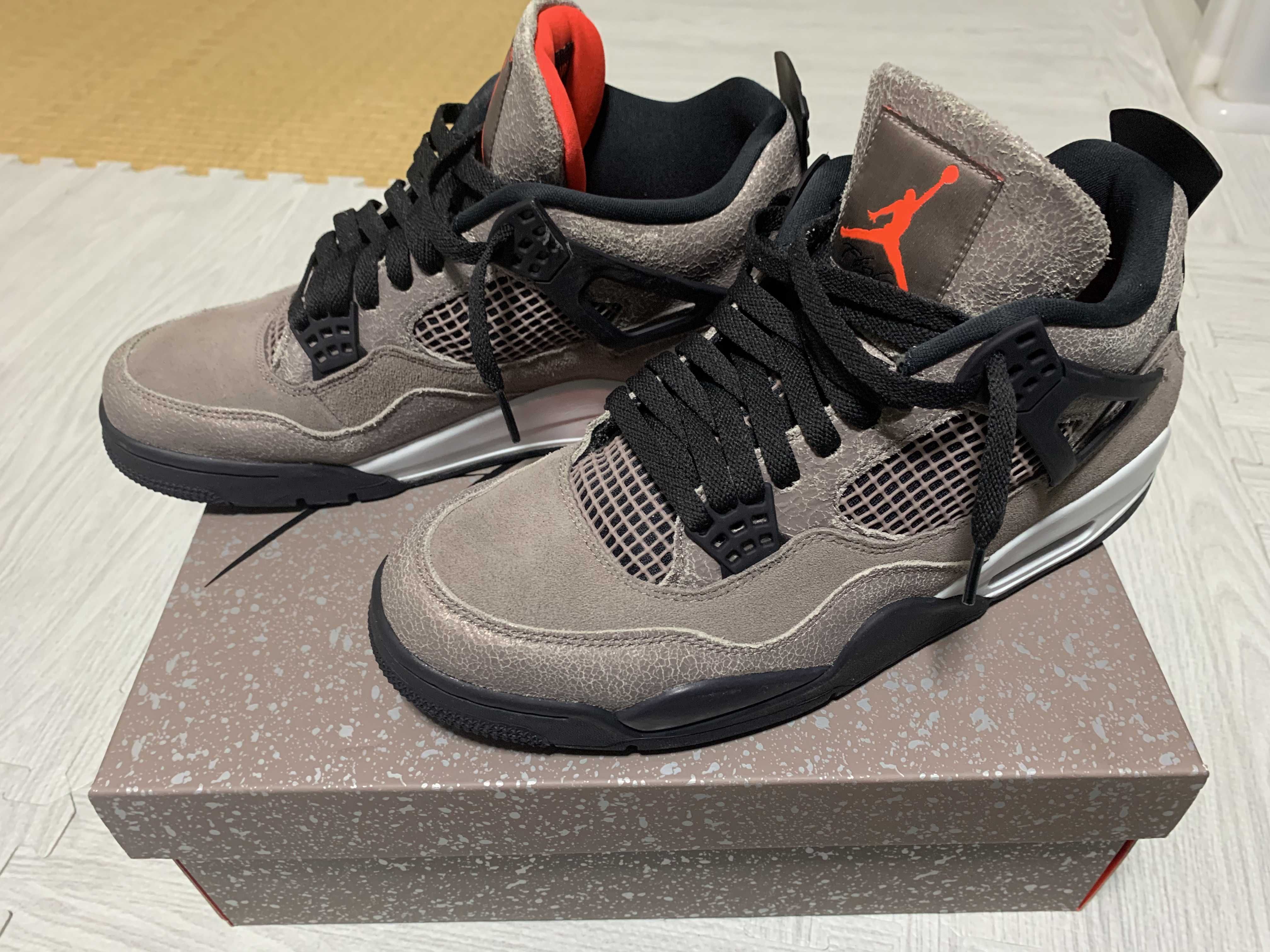 Nike Air Jordan 4 "Taupe Haze"   