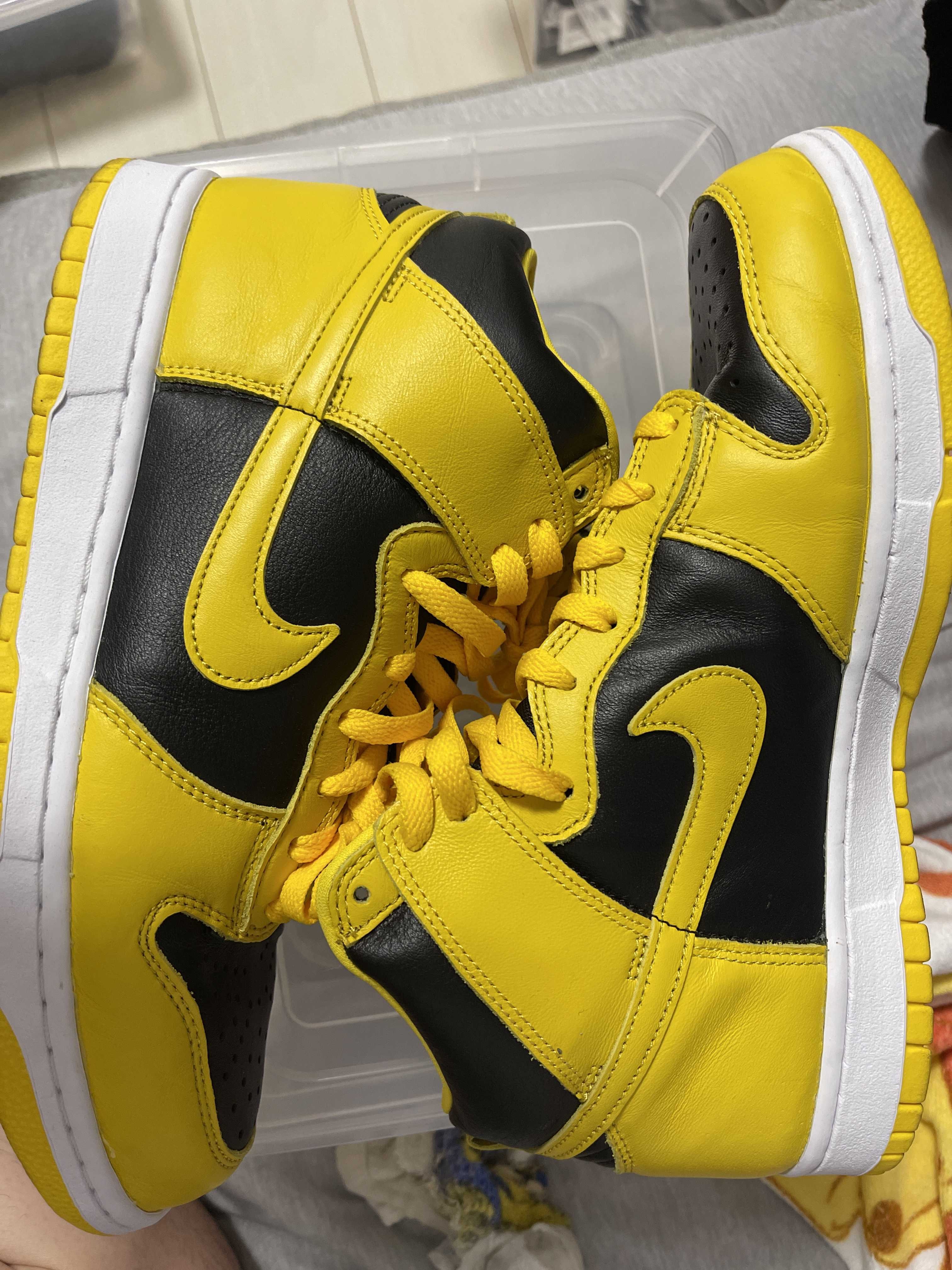 Nike Dunk High "Black/Varsity Maize"