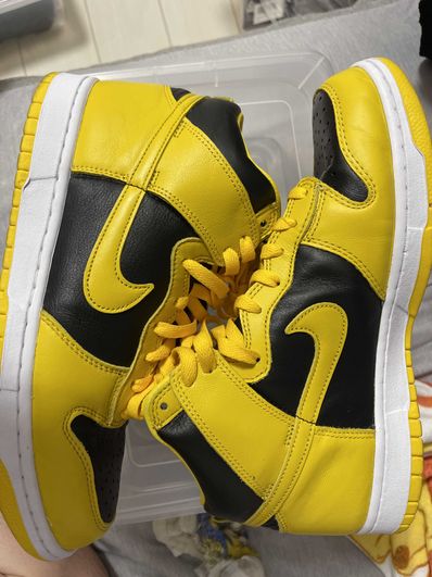Nike Dunk High "Black/Varsity Maize"