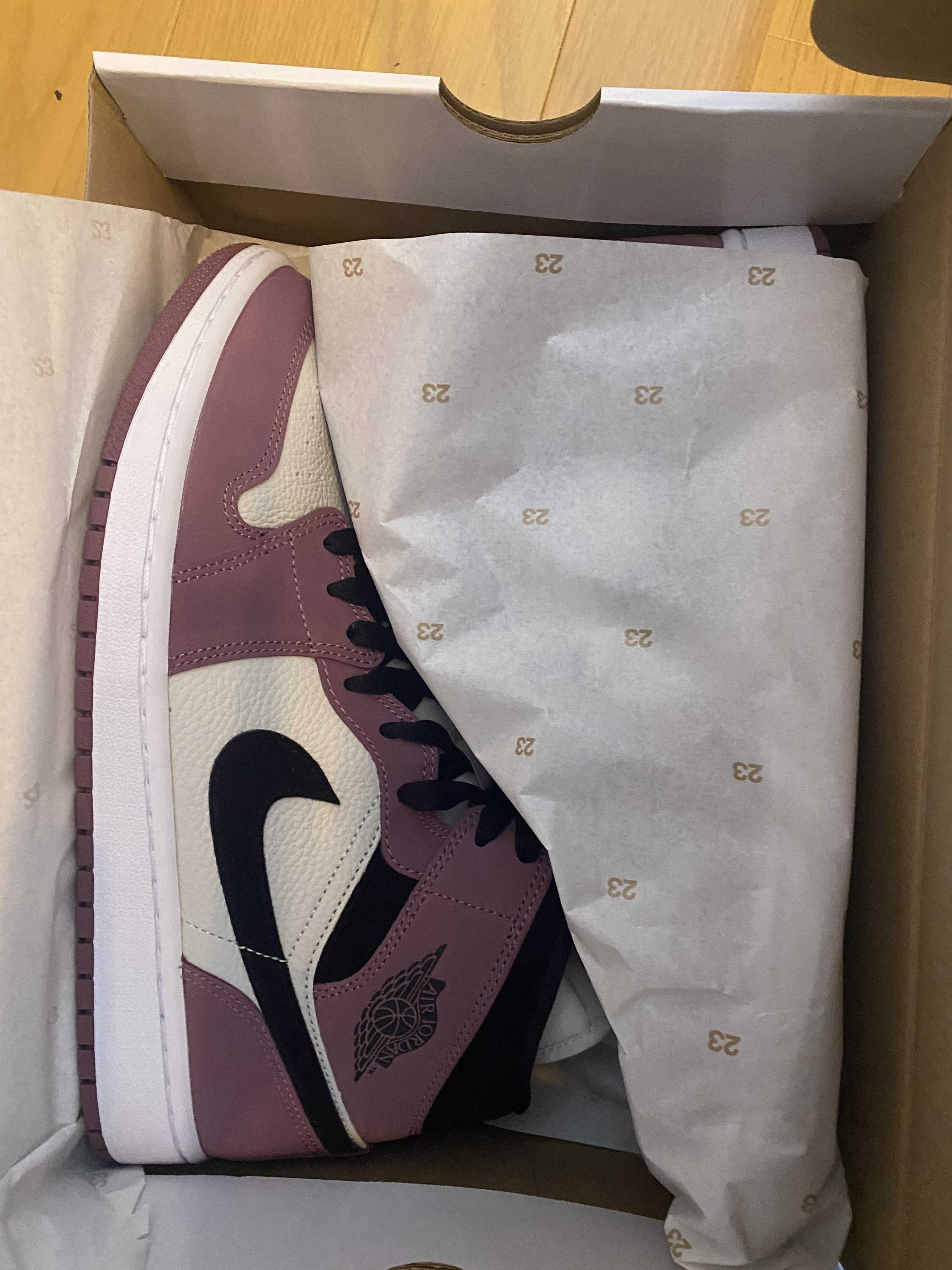 Nike Women's Air Jordan 1 Mid "Berry Pink"