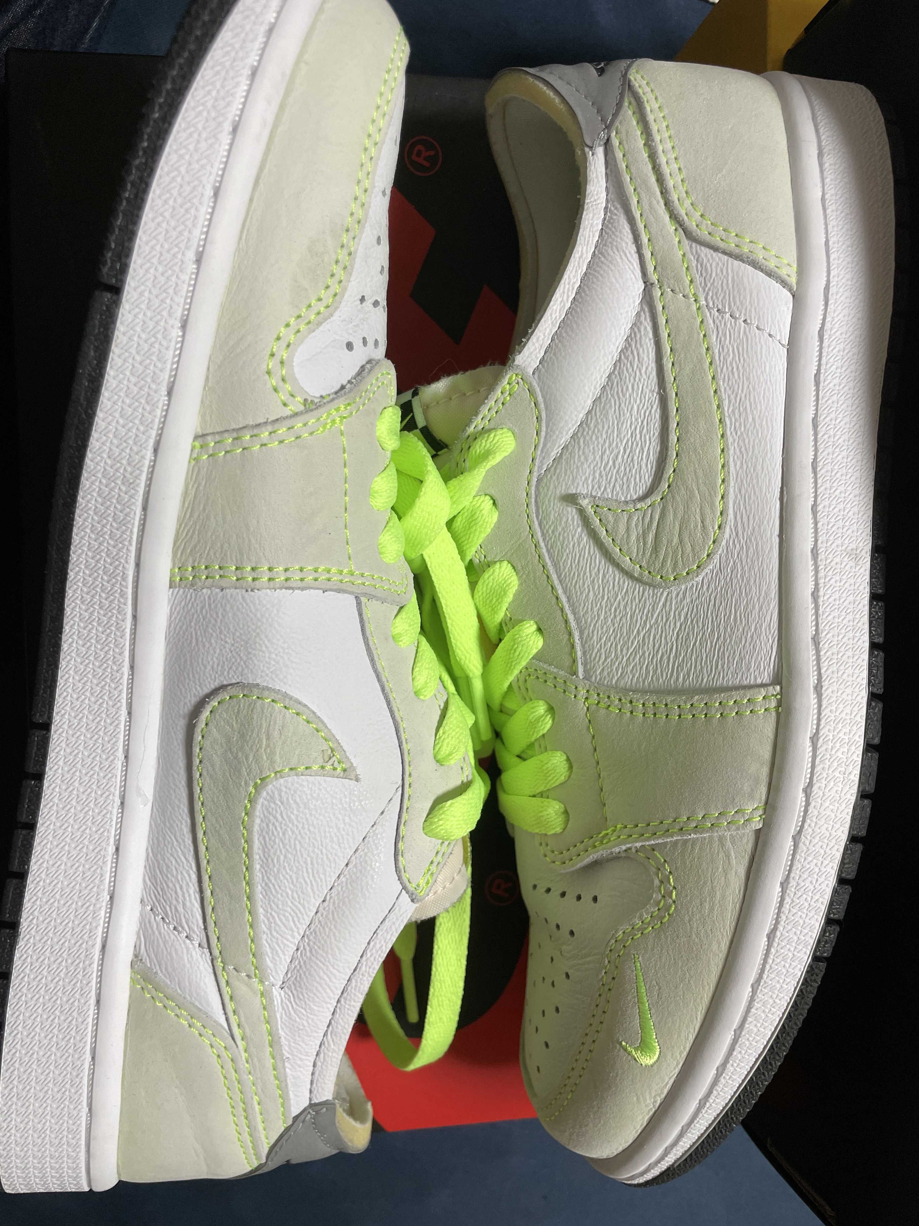 Nike Air Jordan 1 Low OG "Ghost Green"
