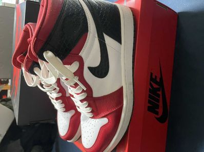 Nike Women's Air Jordan 1 High OG "Satin Red"