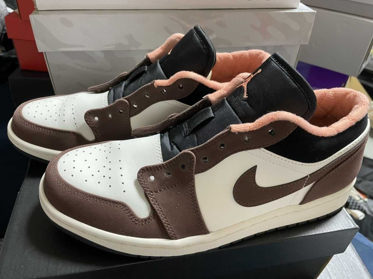 Nike Air Jordan 1 Low SE "Light Chocolate" / "Mocha Brown"