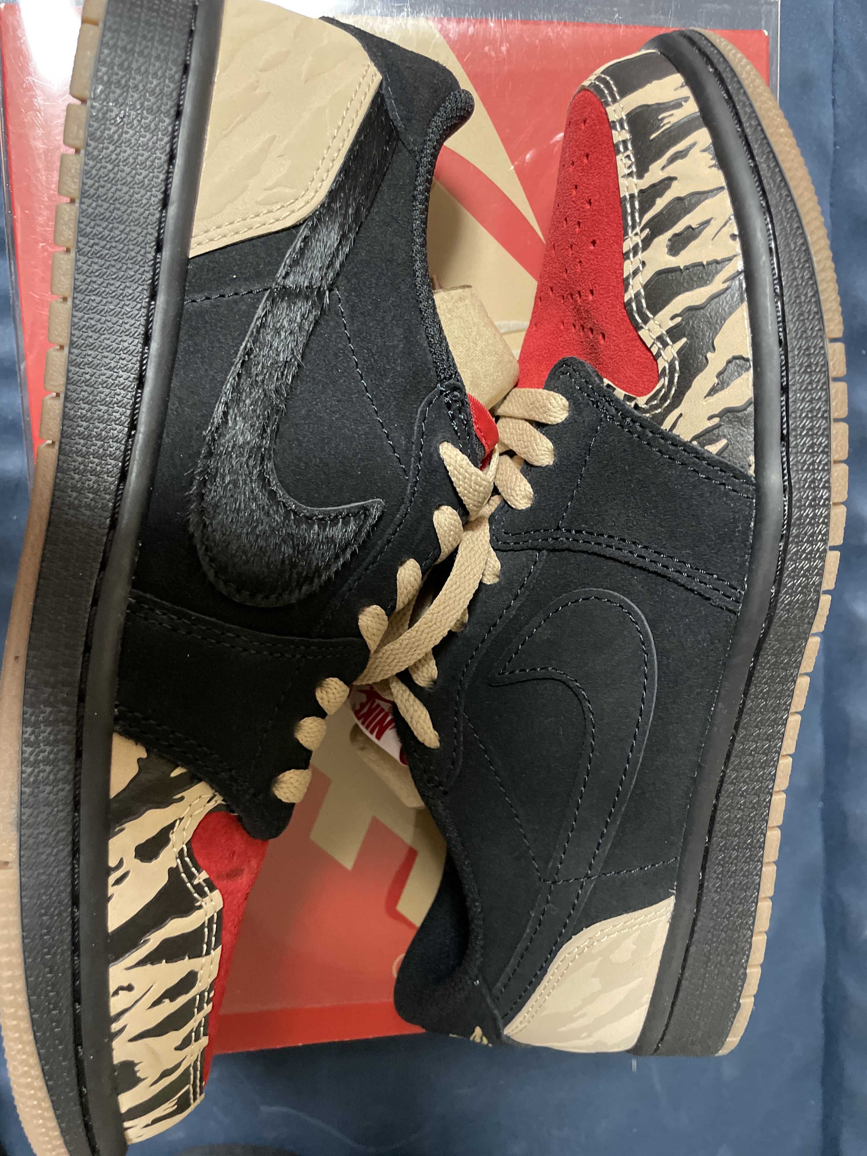 Sole Fly × Nike Air Jordan 1 Low "Black and Sport Red"