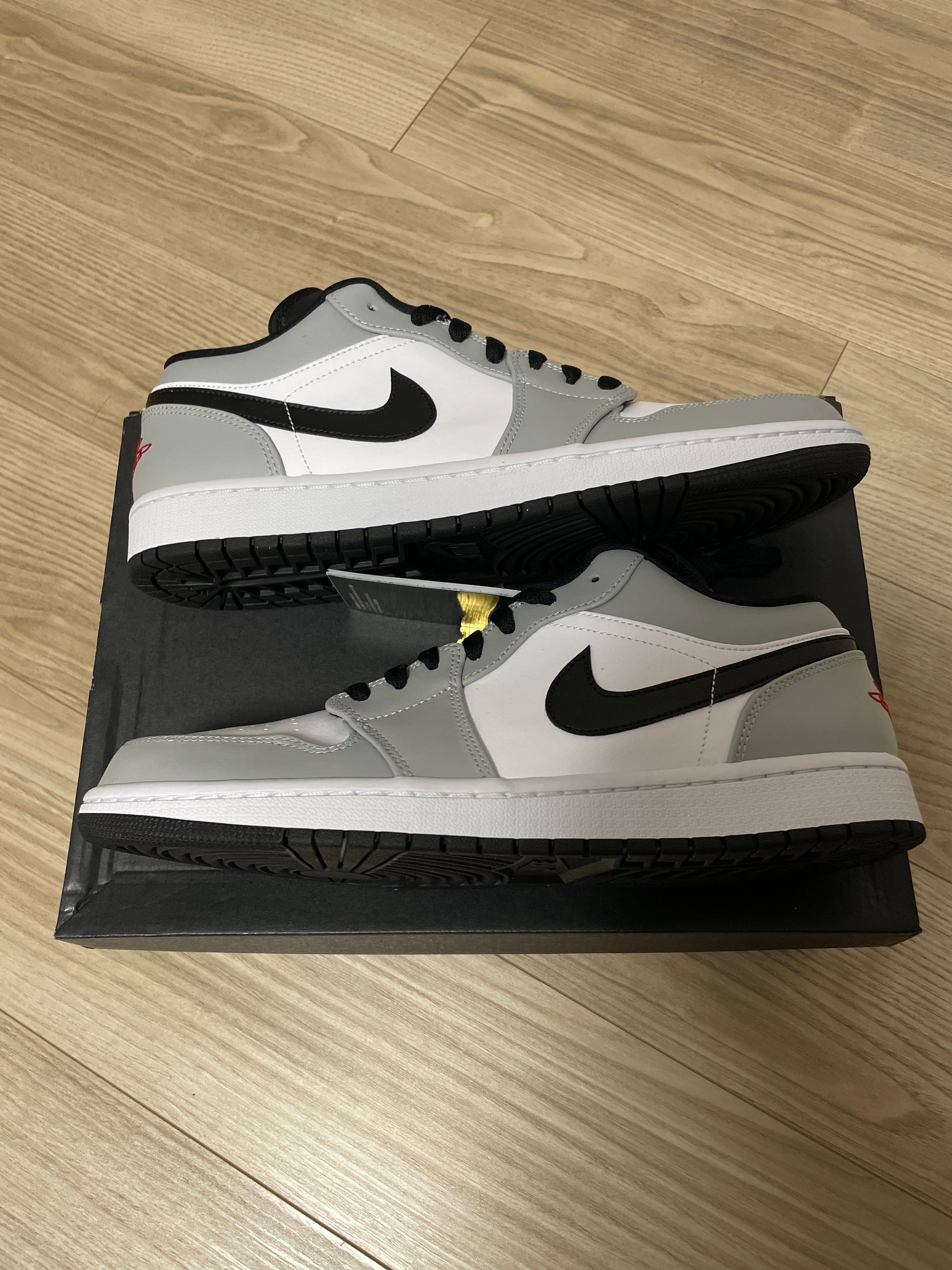 NIKE AIR JORDAN 1 LOW "LIGHT SMOKE GREY"