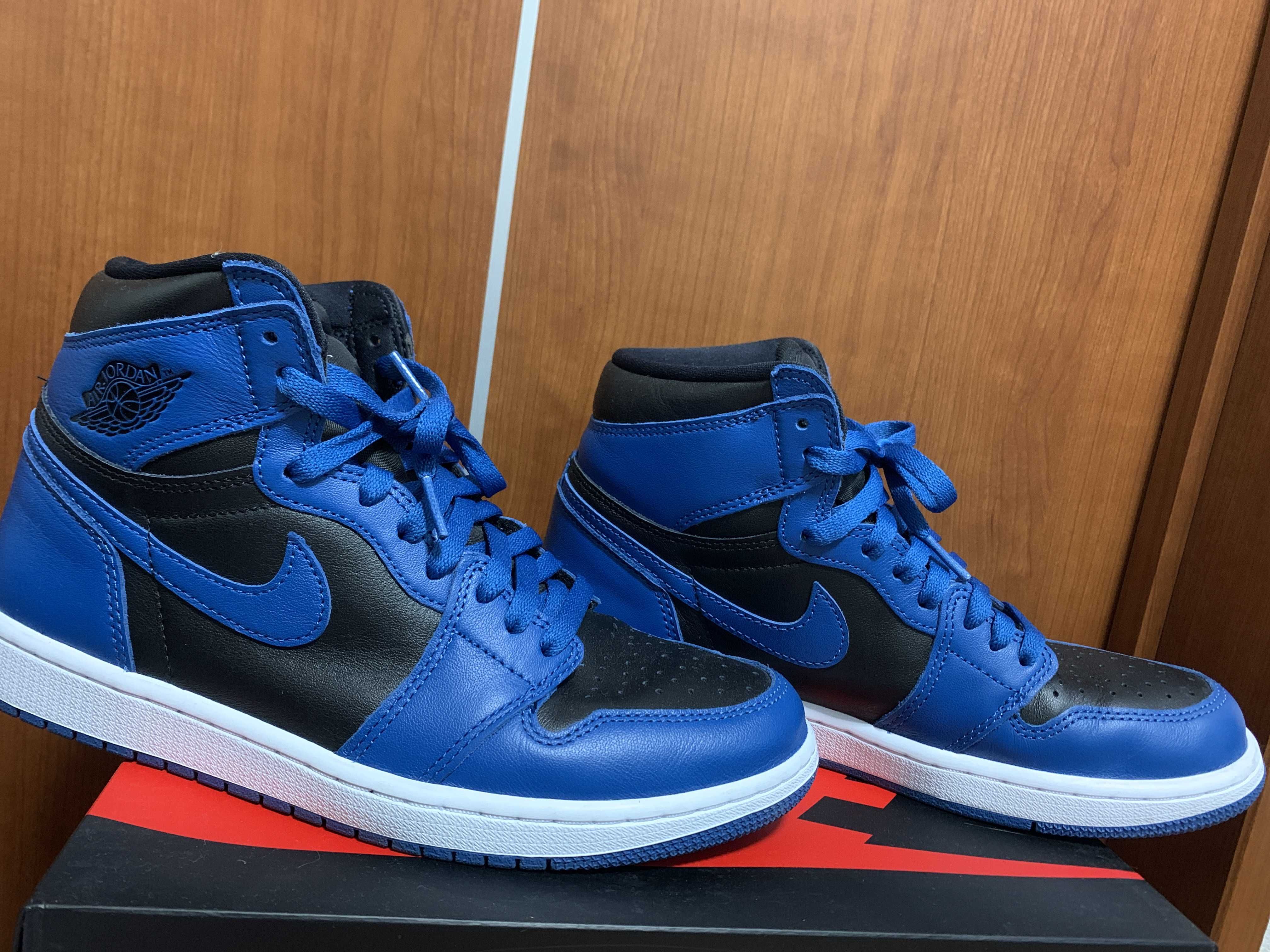 Nike Air Jordan 1 Retro High OG "Dark Marina Blue"