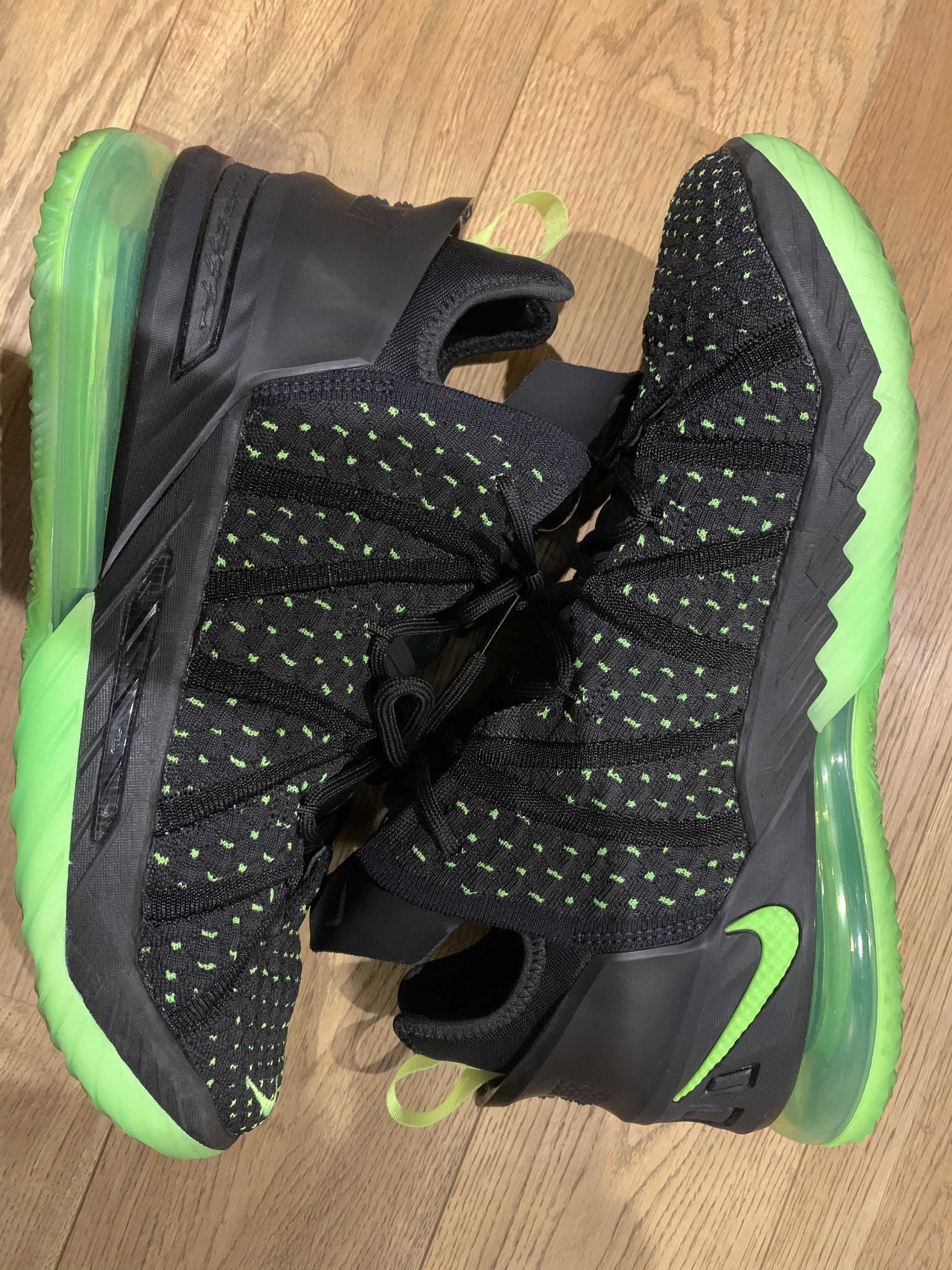 NIKE LEBRON XVIII "DUNKMAN"