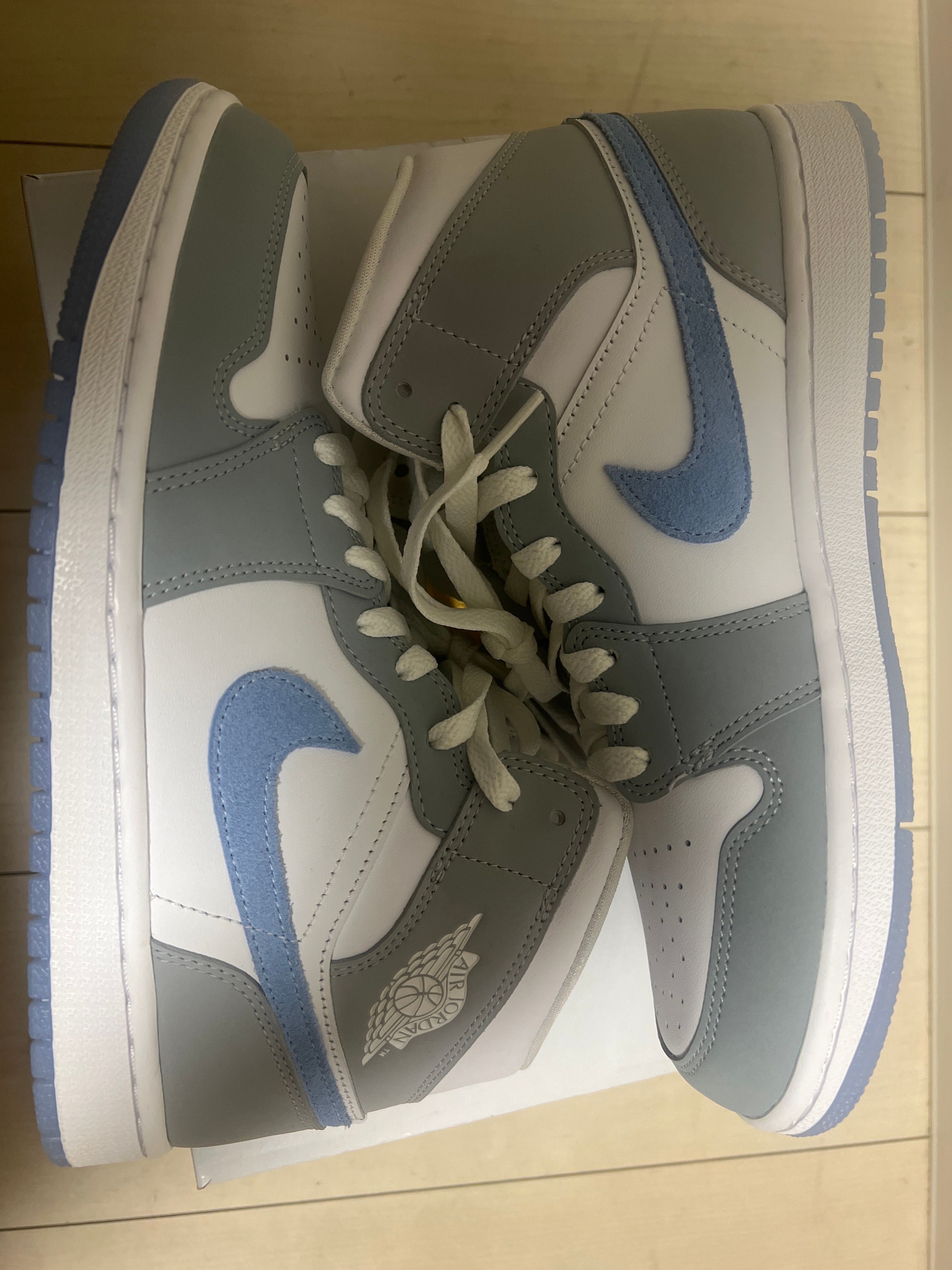 Nike Women's Air Jordan 1 Mid "Wolf Grey"