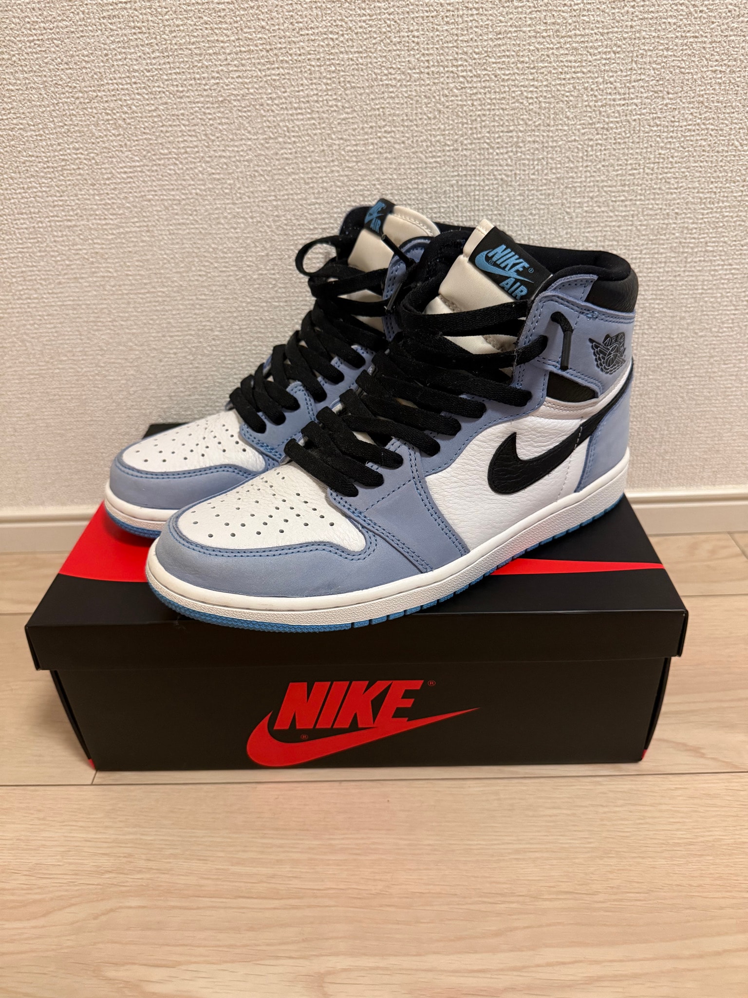 Nike Air Jordan 1 High OG "University Blue"