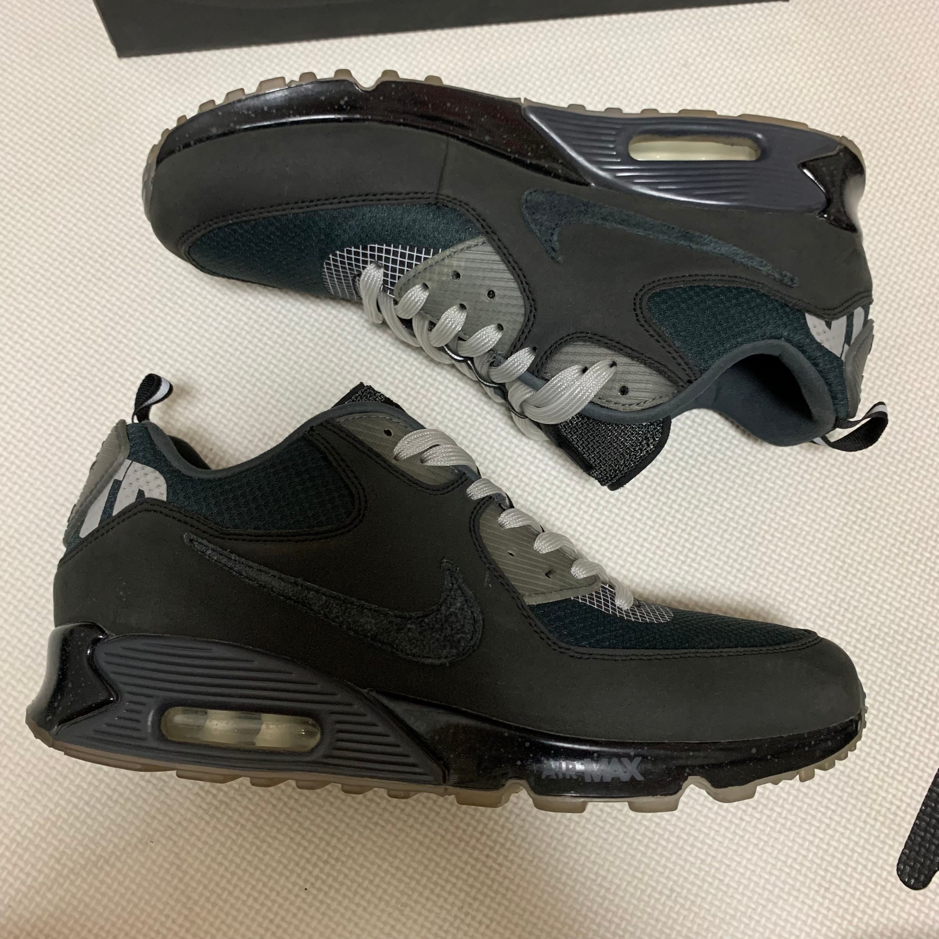 UNDEFEATED × Nike Air Max 90 "Black/Rush Pink"