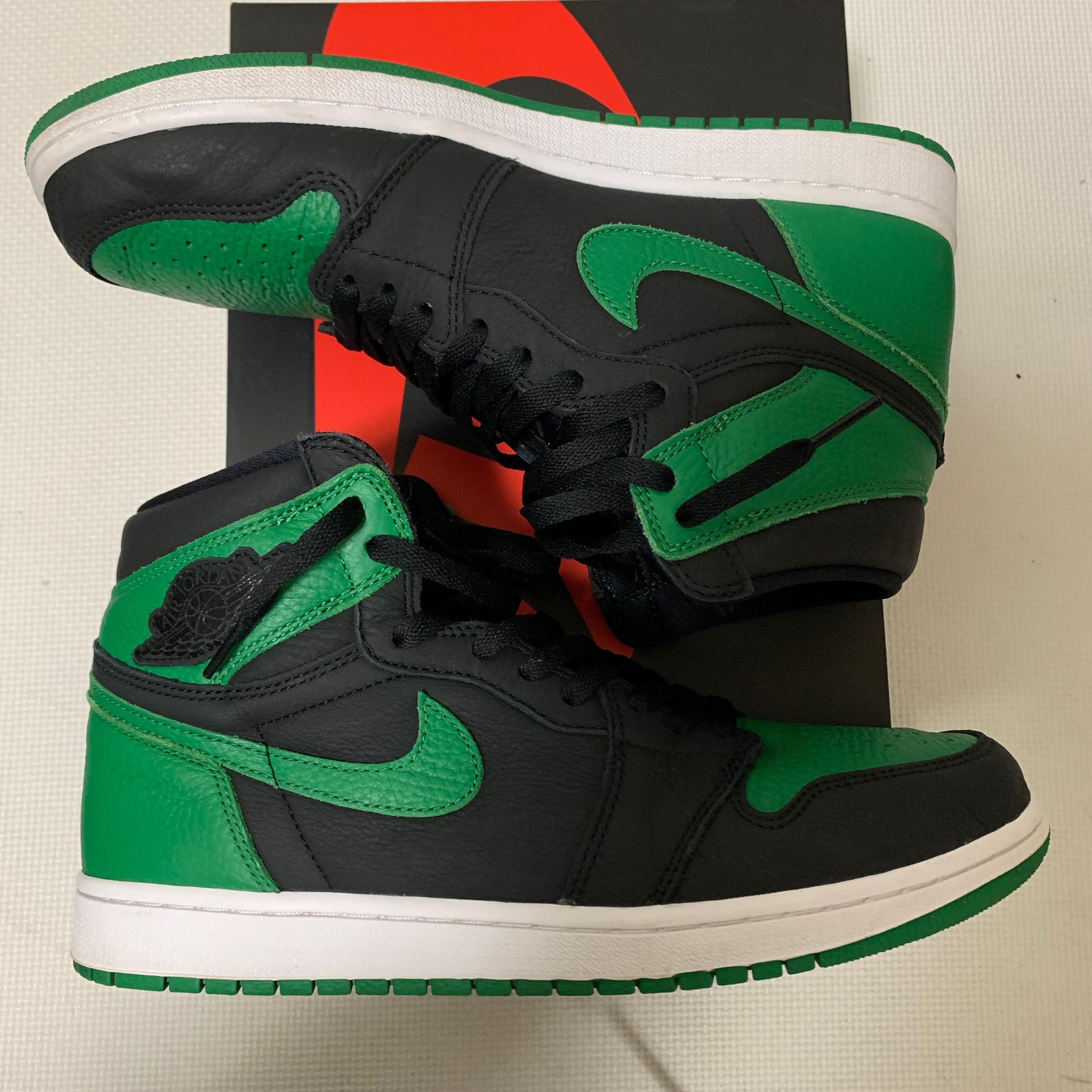 Nike Air Jordan 1 Retro High OG "Black/Pine Green" (2020)      