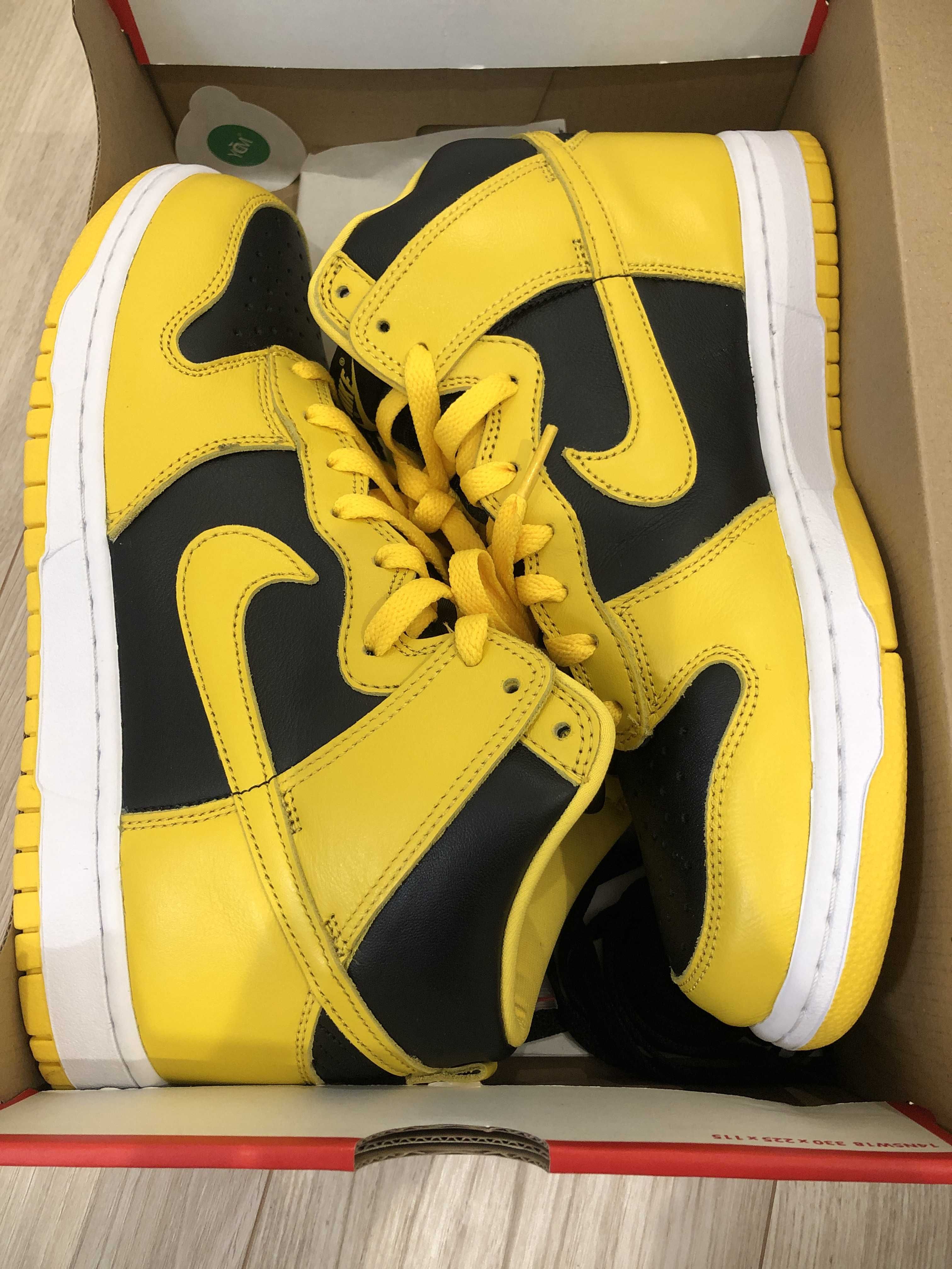 Nike Dunk High "Black/Varsity Maize"