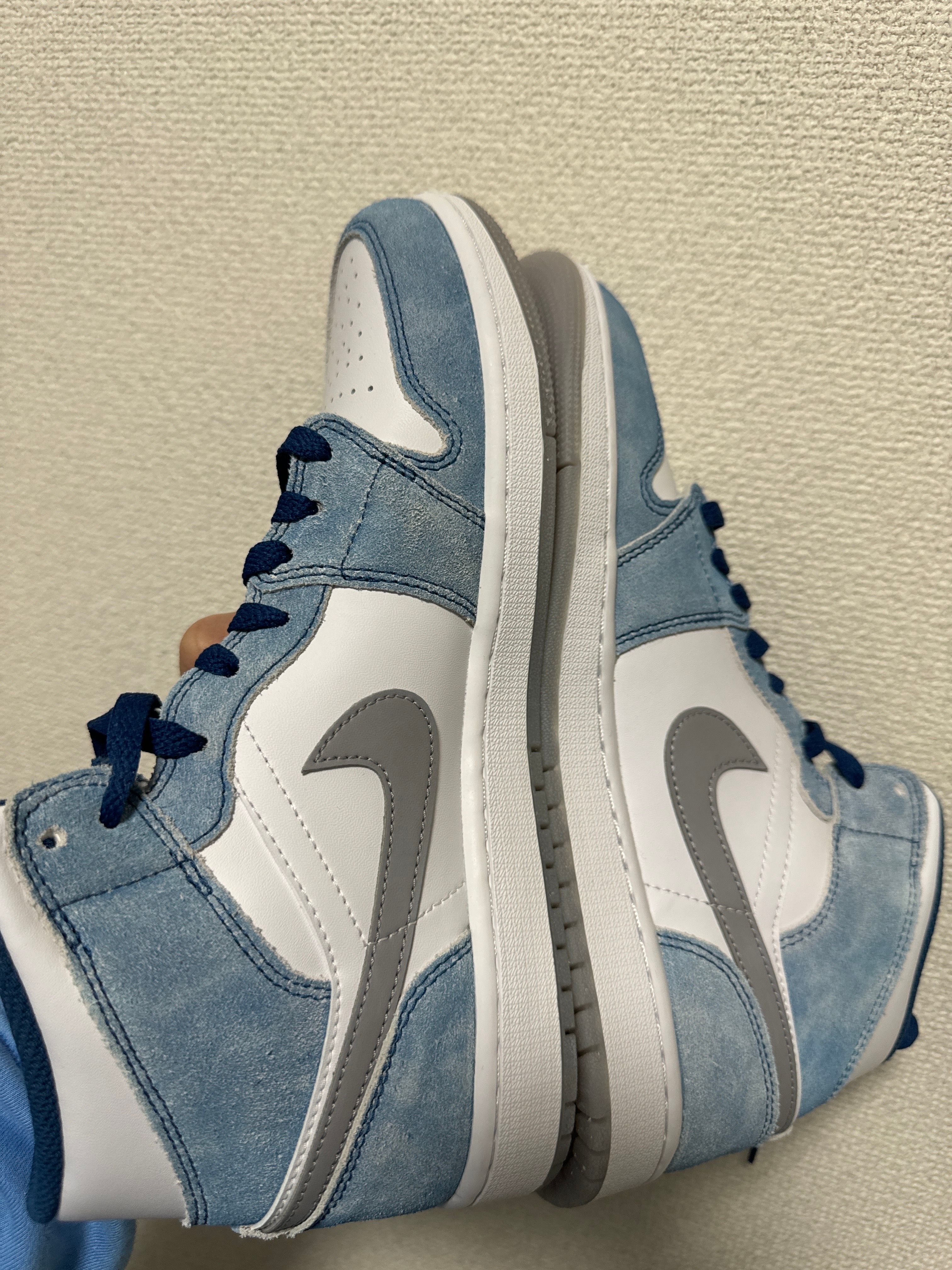 Nike Air Jordan 1 Mid SE "White/Hyper Royal/Red"