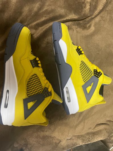 Nike Air Jordan 4 "Tour Yellow"