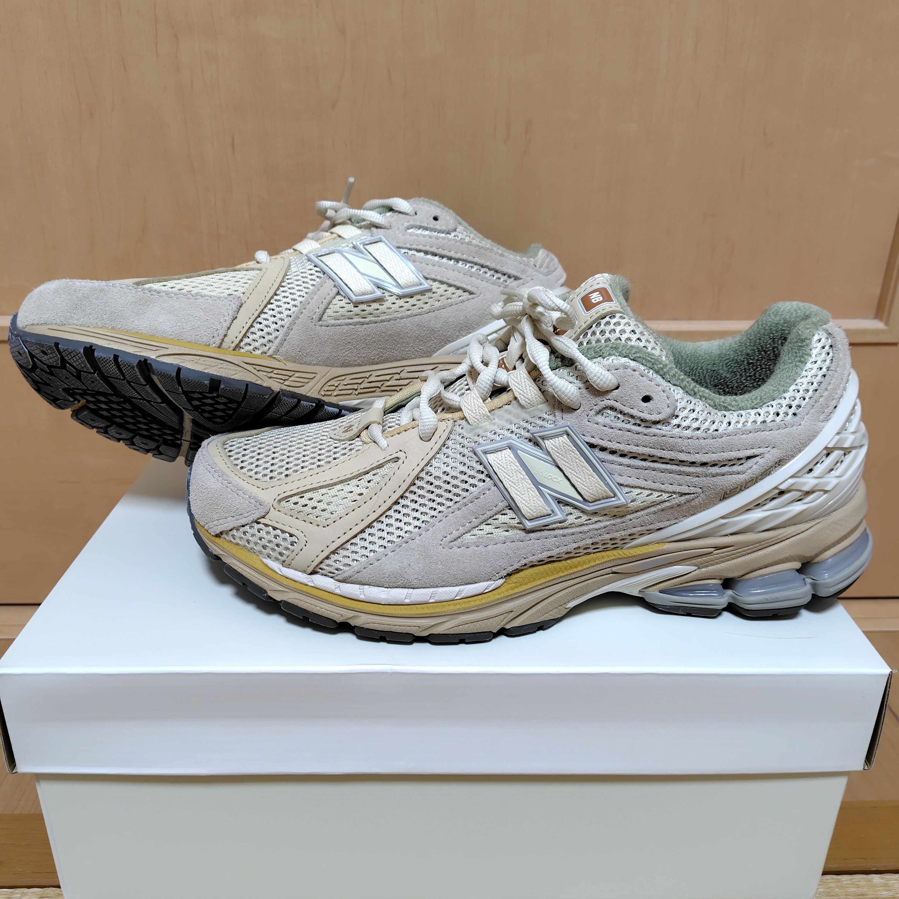 AURALEE × New Balance 1906R "Beige"