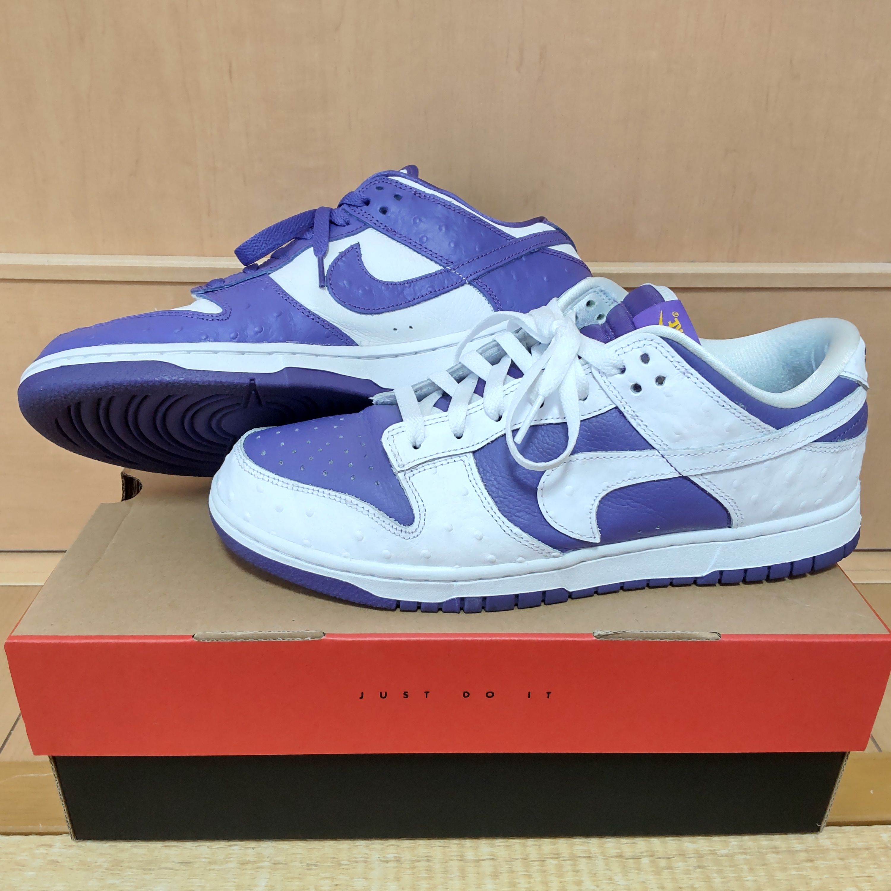 Nike Women's Dunk Low "Made You Look"