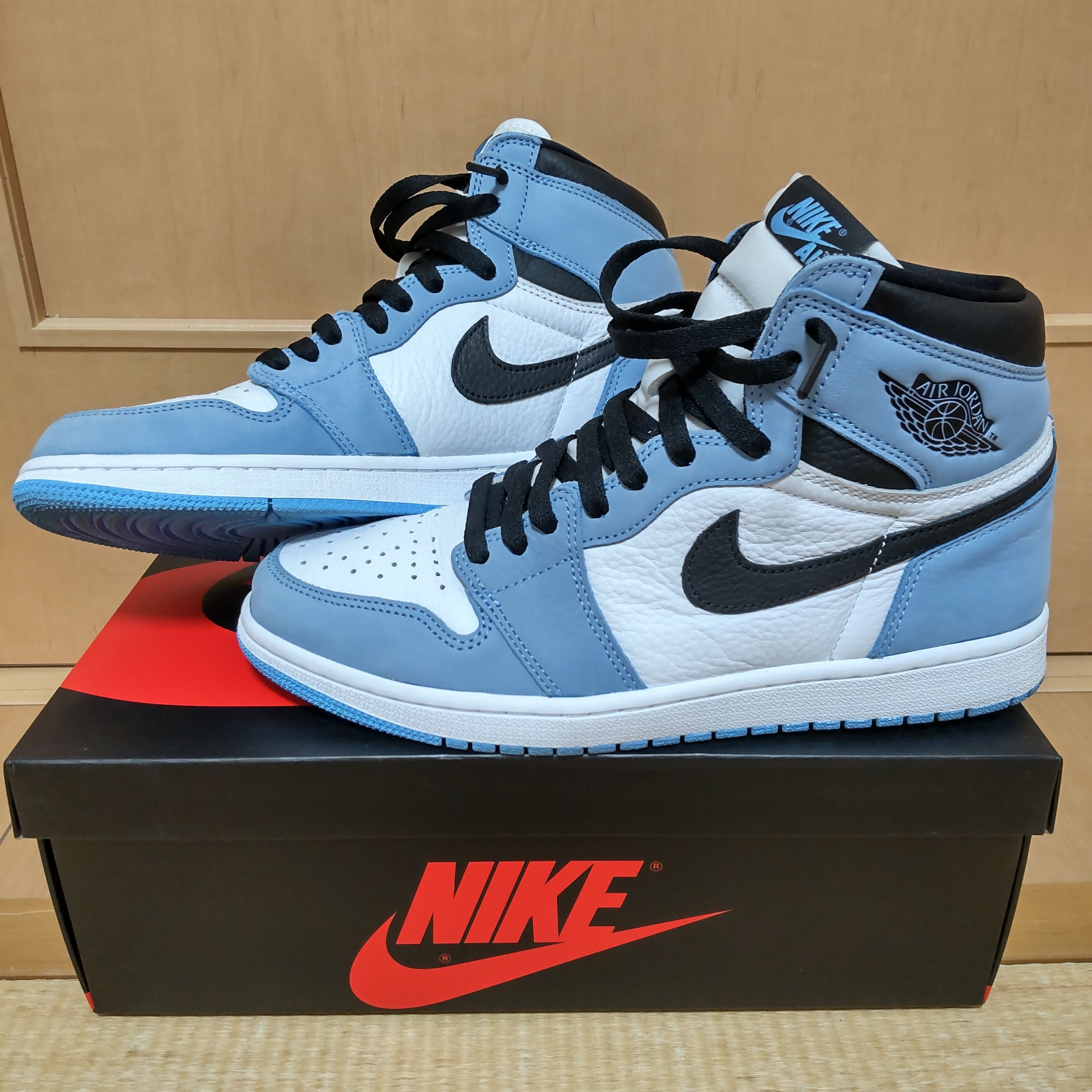 Nike Air Jordan 1 High OG "University Blue"
