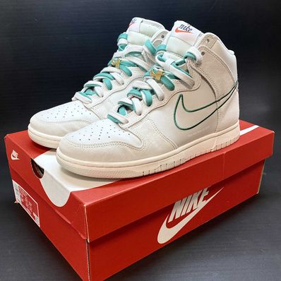 Nike Dunk High SE First Use "Light Bone/Green Noise"