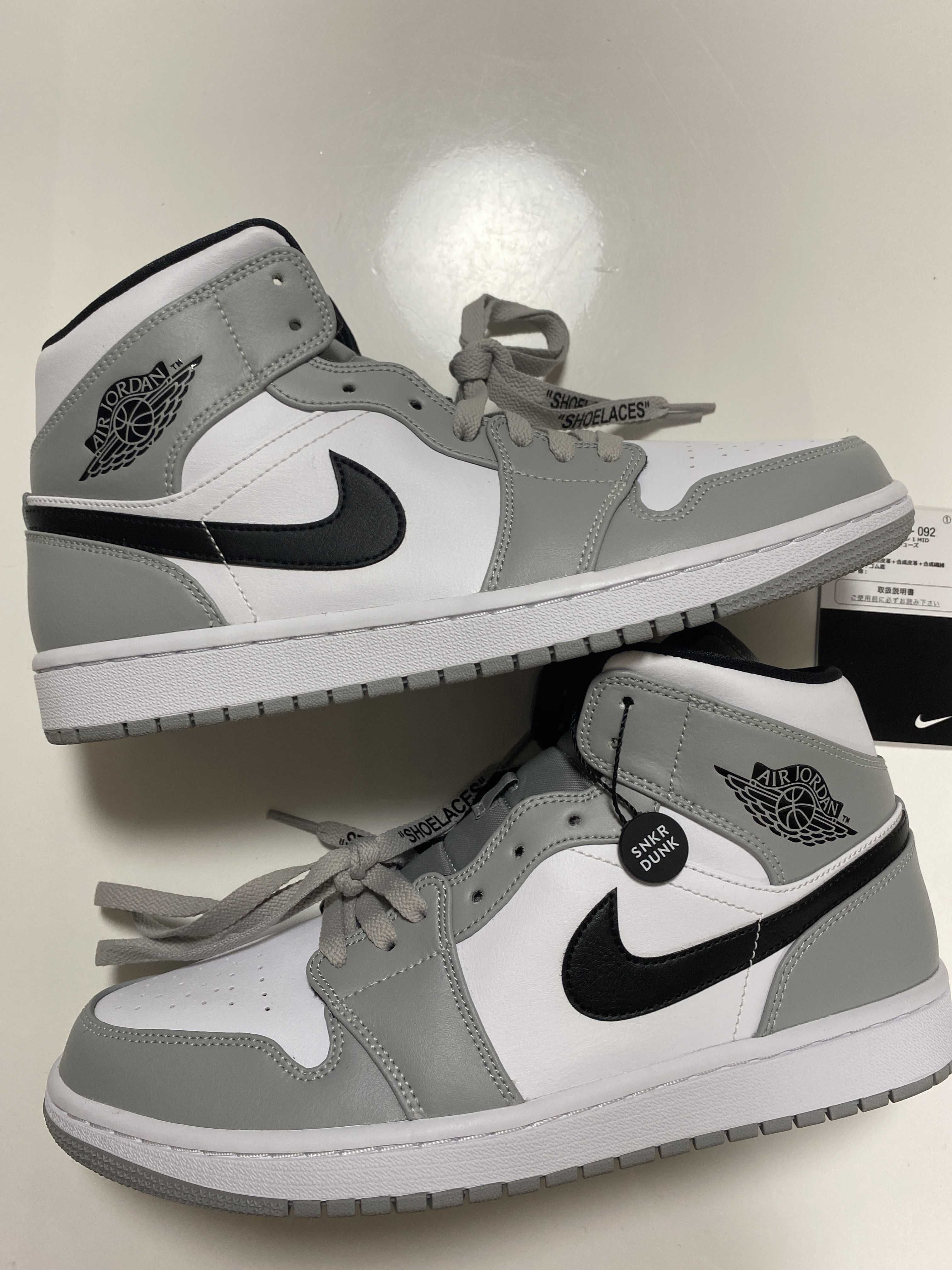 Nike Air Jordan 1 Mid "Light Smoke Grey/White/Black"