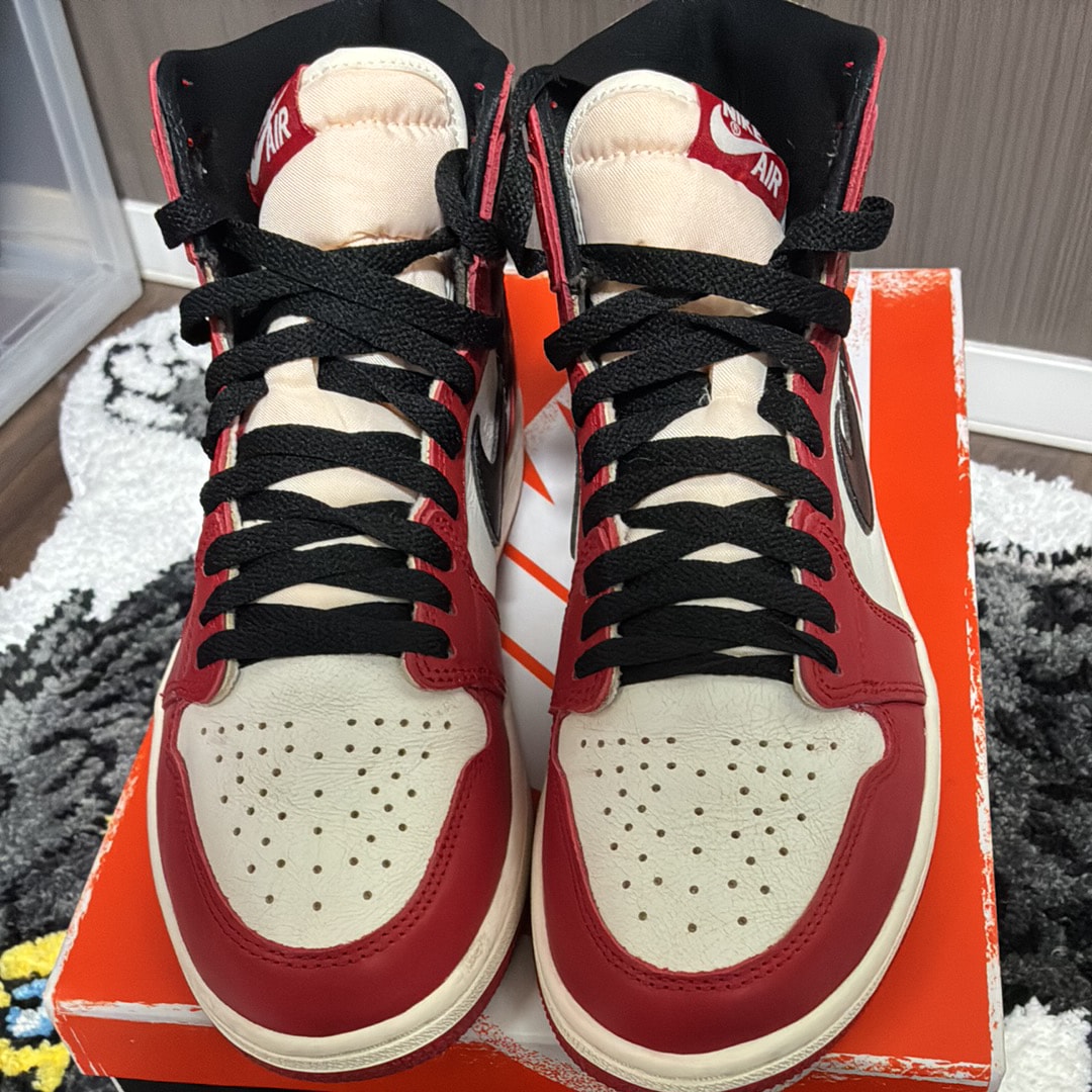 Nike Air Jordan 1 High OG "Lost & Found/Chicago"