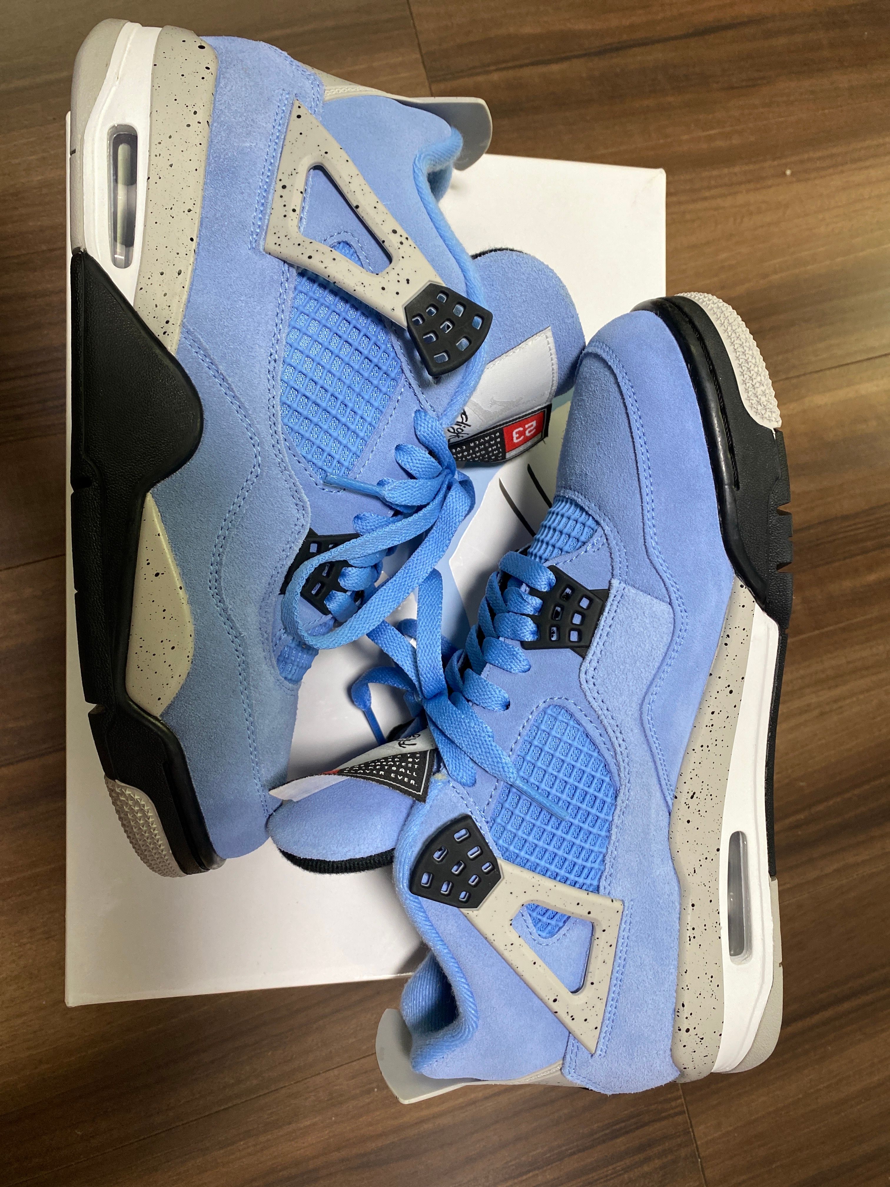 Nike Air Jordan 4 "University Blue"