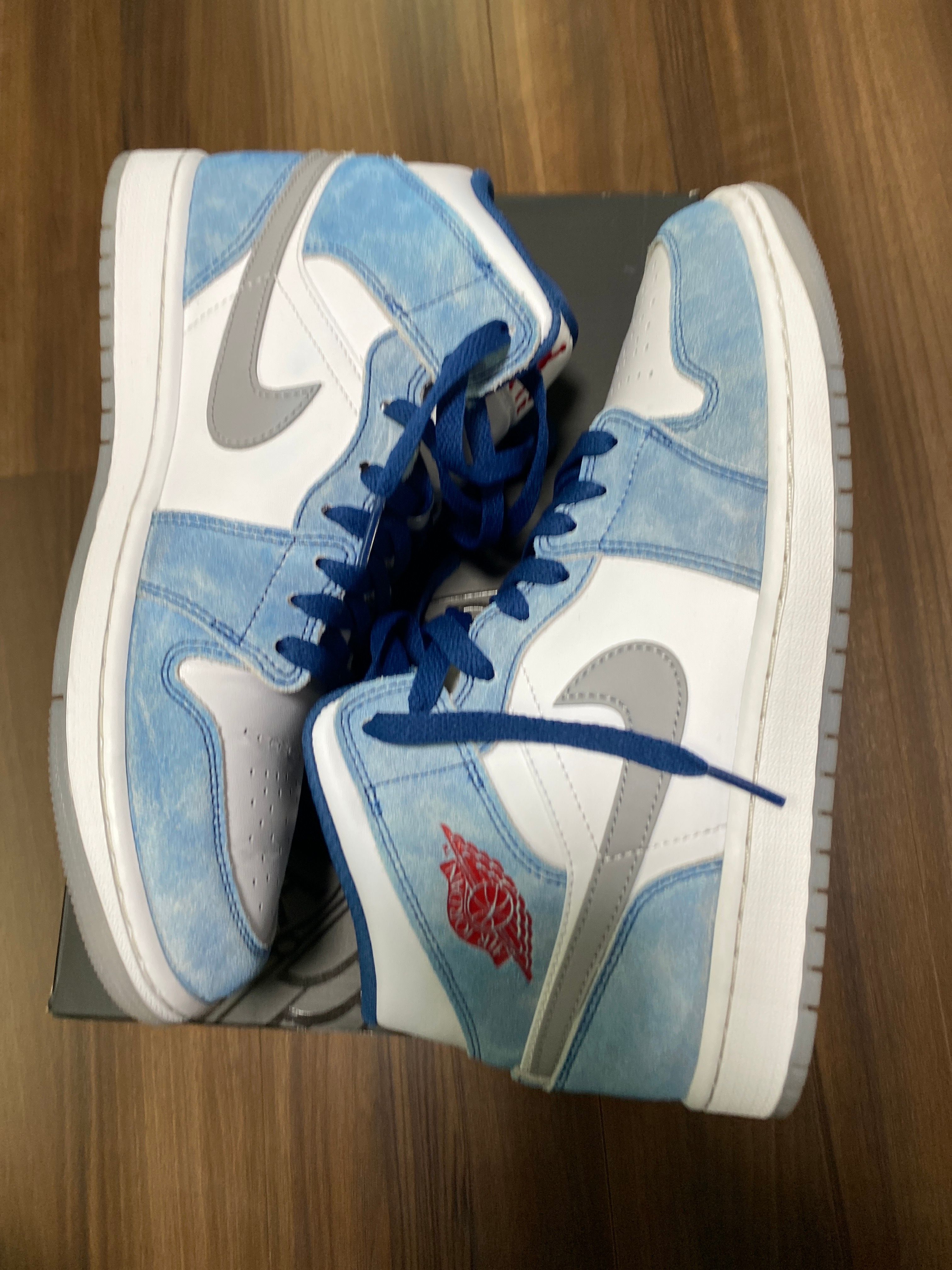 Nike Air Jordan 1 Mid SE "White/Hyper Royal/Red"