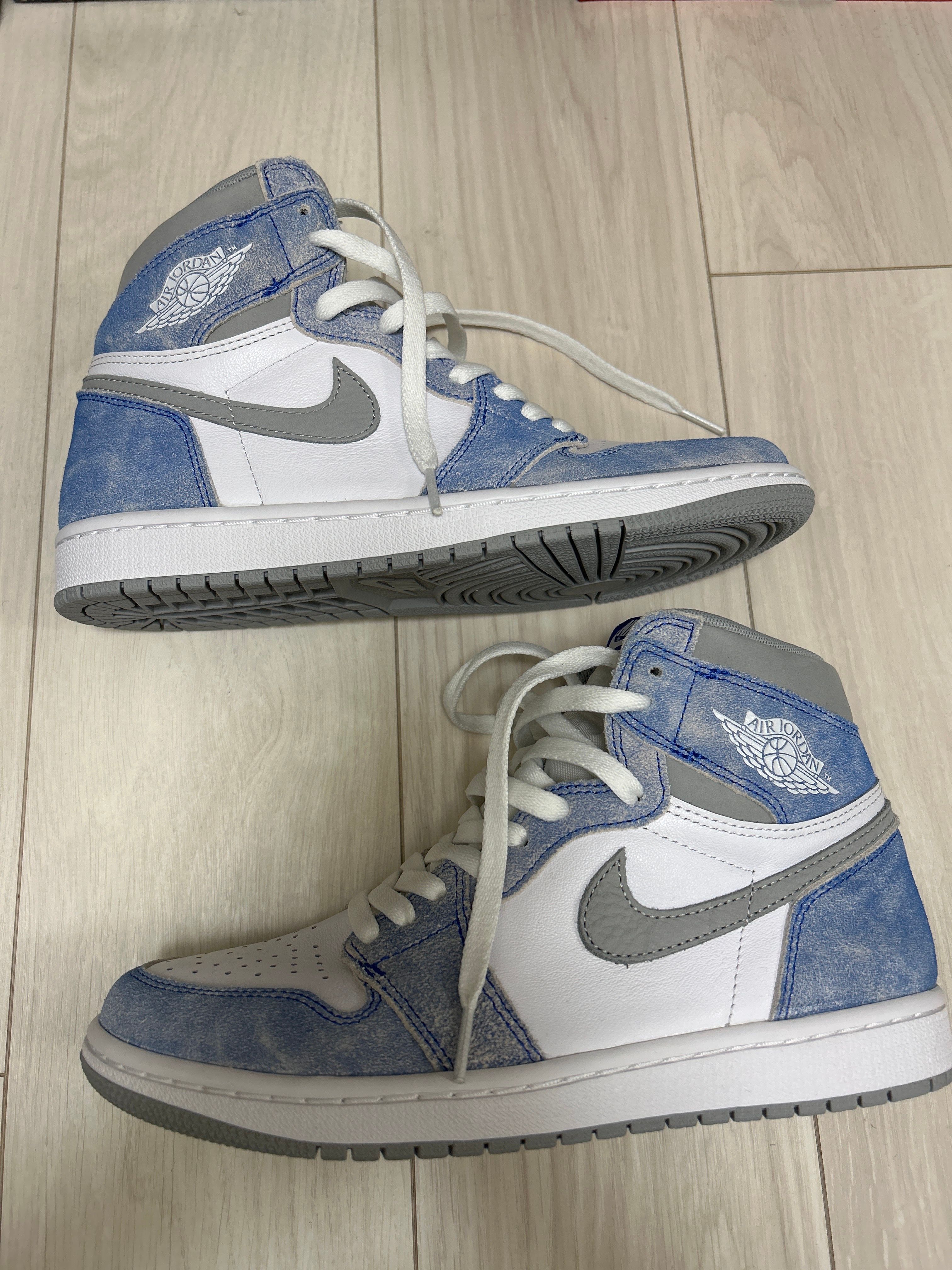 Nike Air Jordan 1 High OG "Hyper Royal"