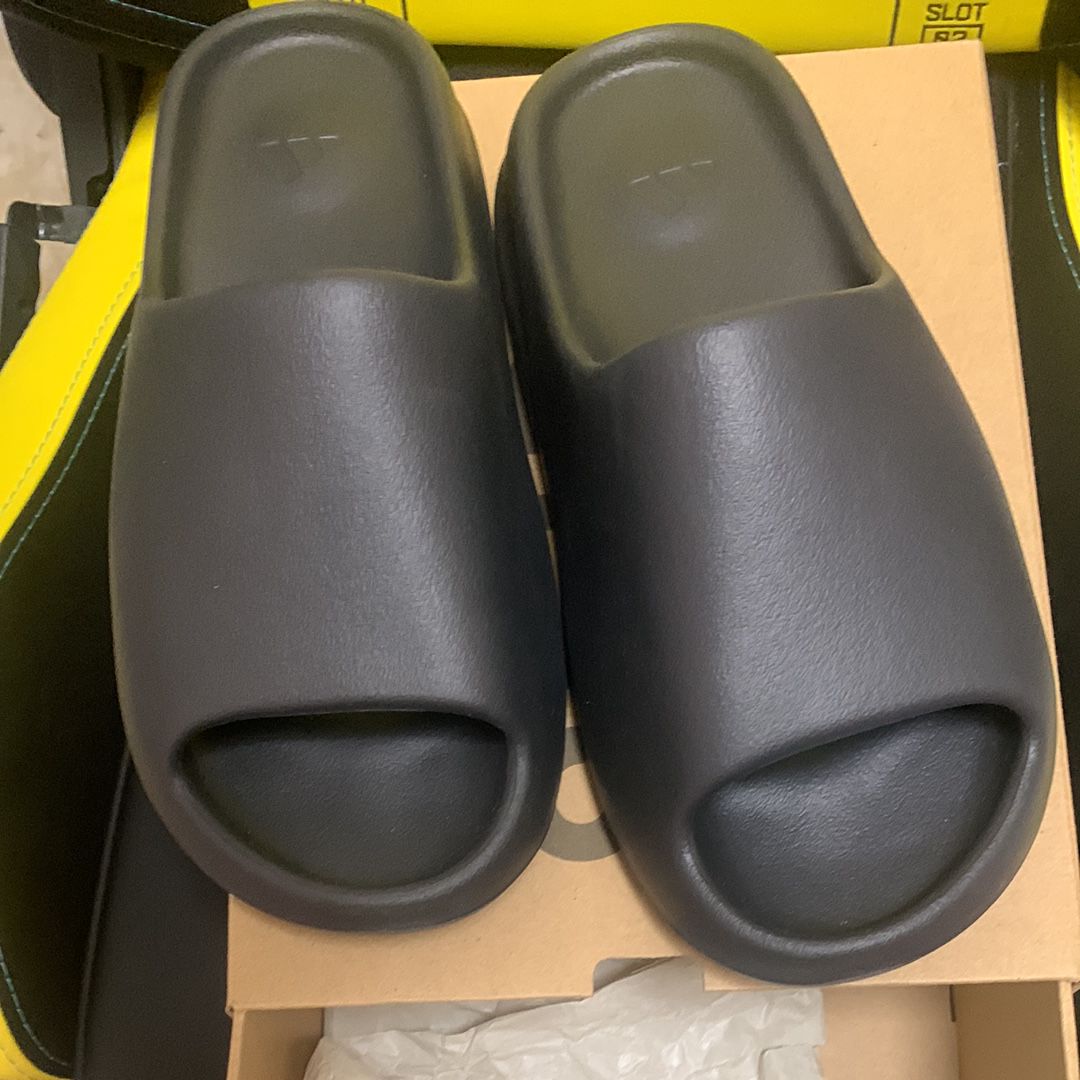 adidas YEEZY Slide "Onyx"