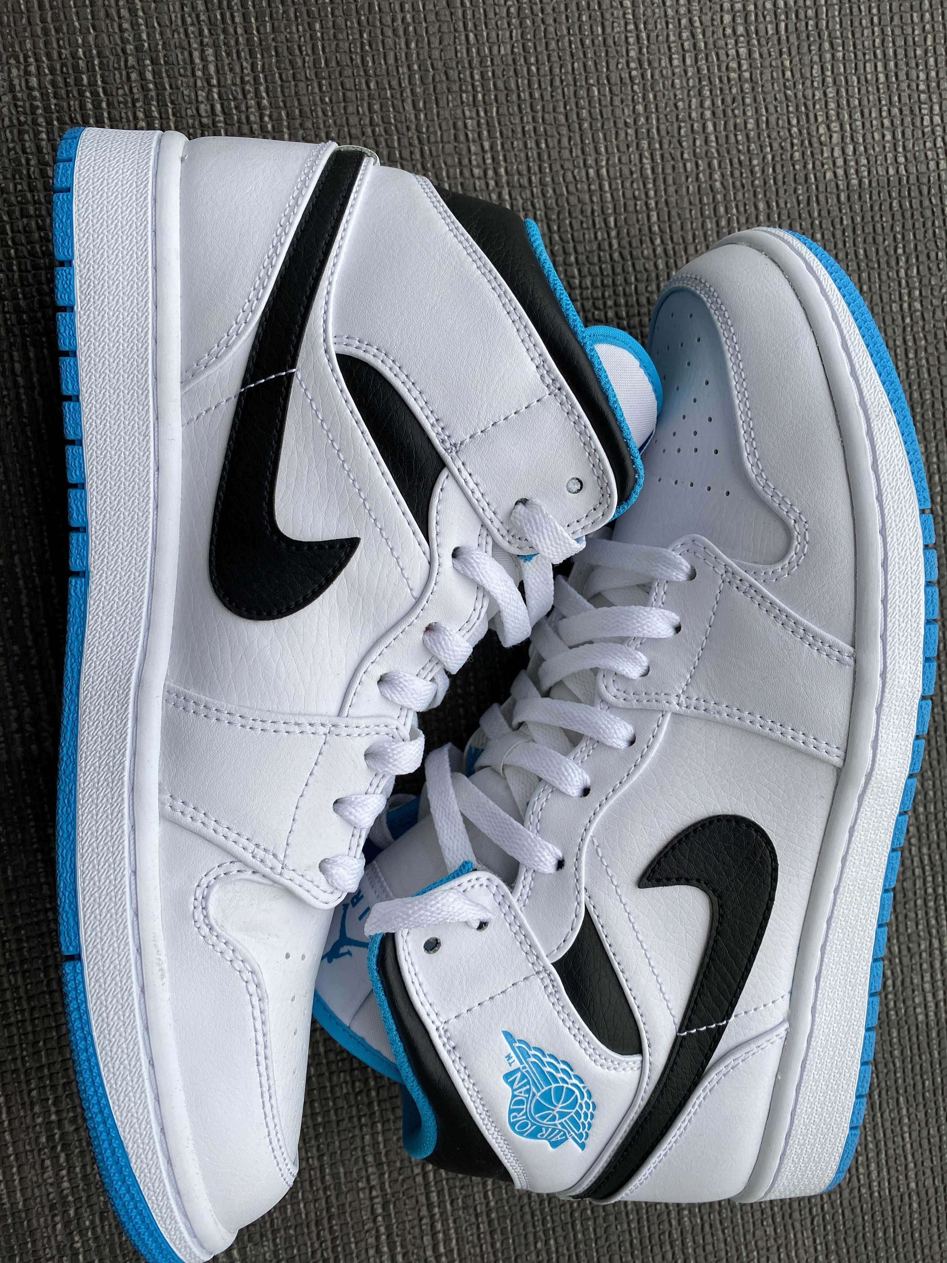 Nike Air Jordan 1 Mid "White/Laser blue"