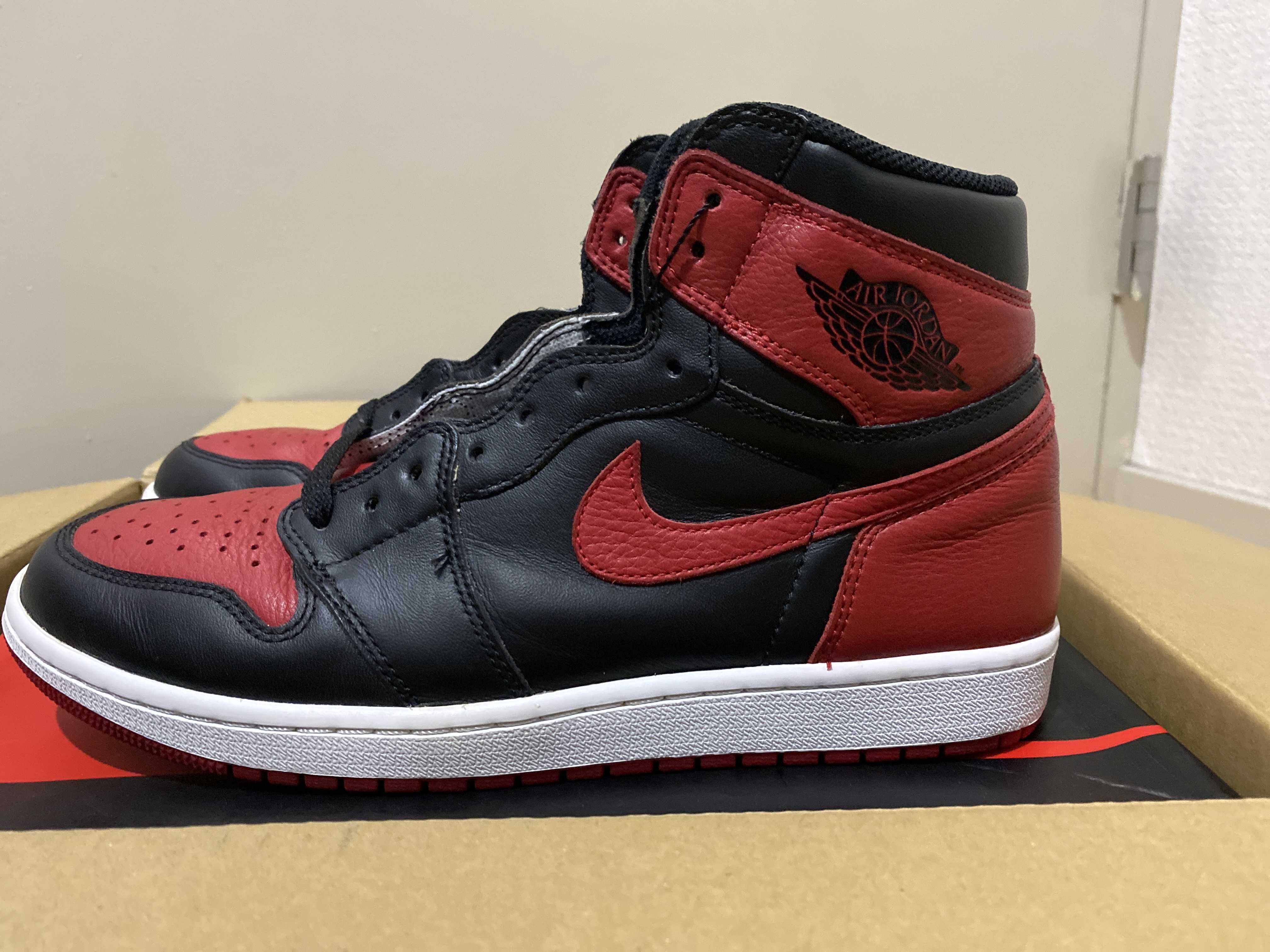 Nike Air Jordan 1 Retro High OG "Bred/Banned" (2016)