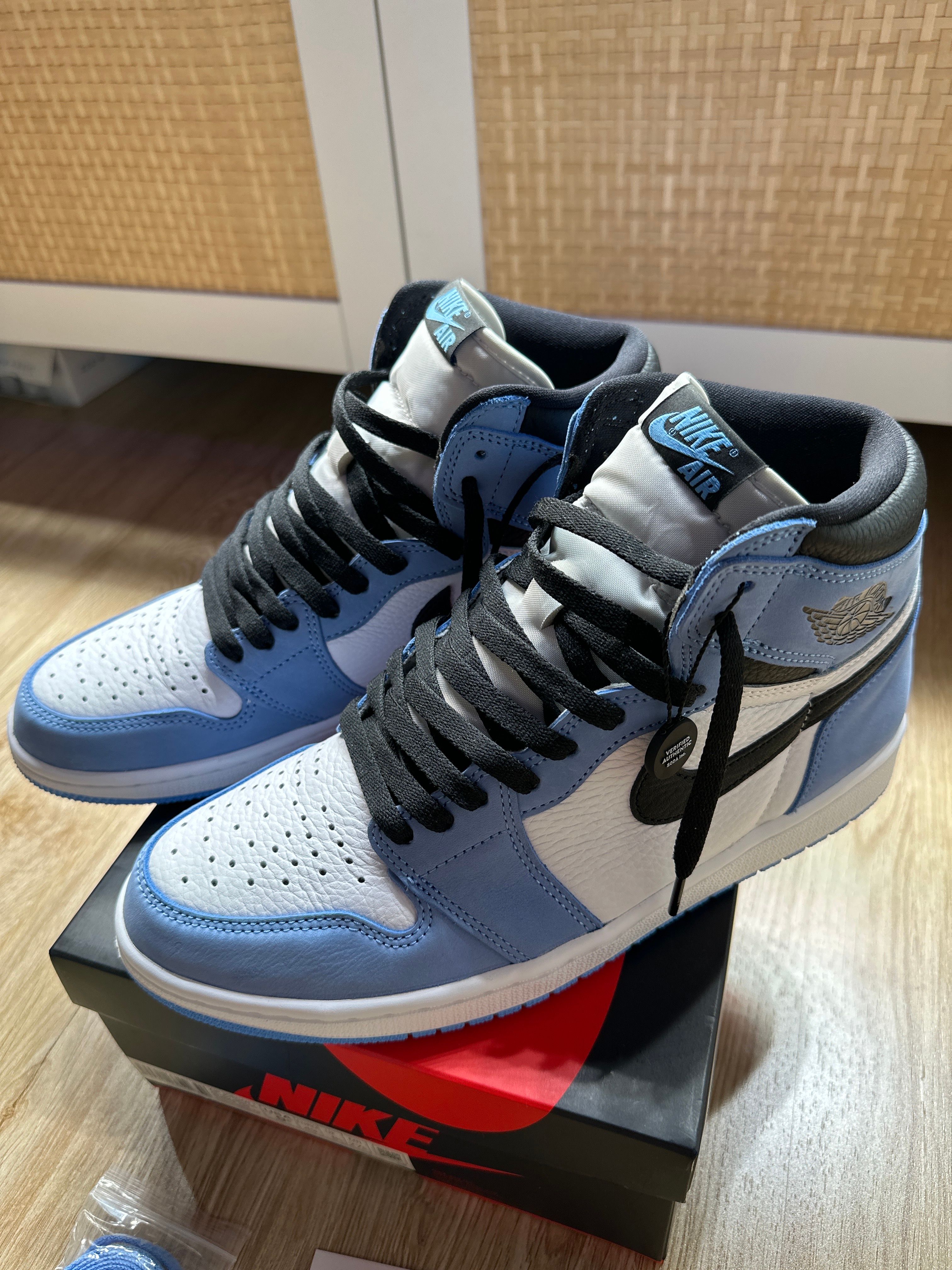 Nike Air Jordan 1 High OG "University Blue"