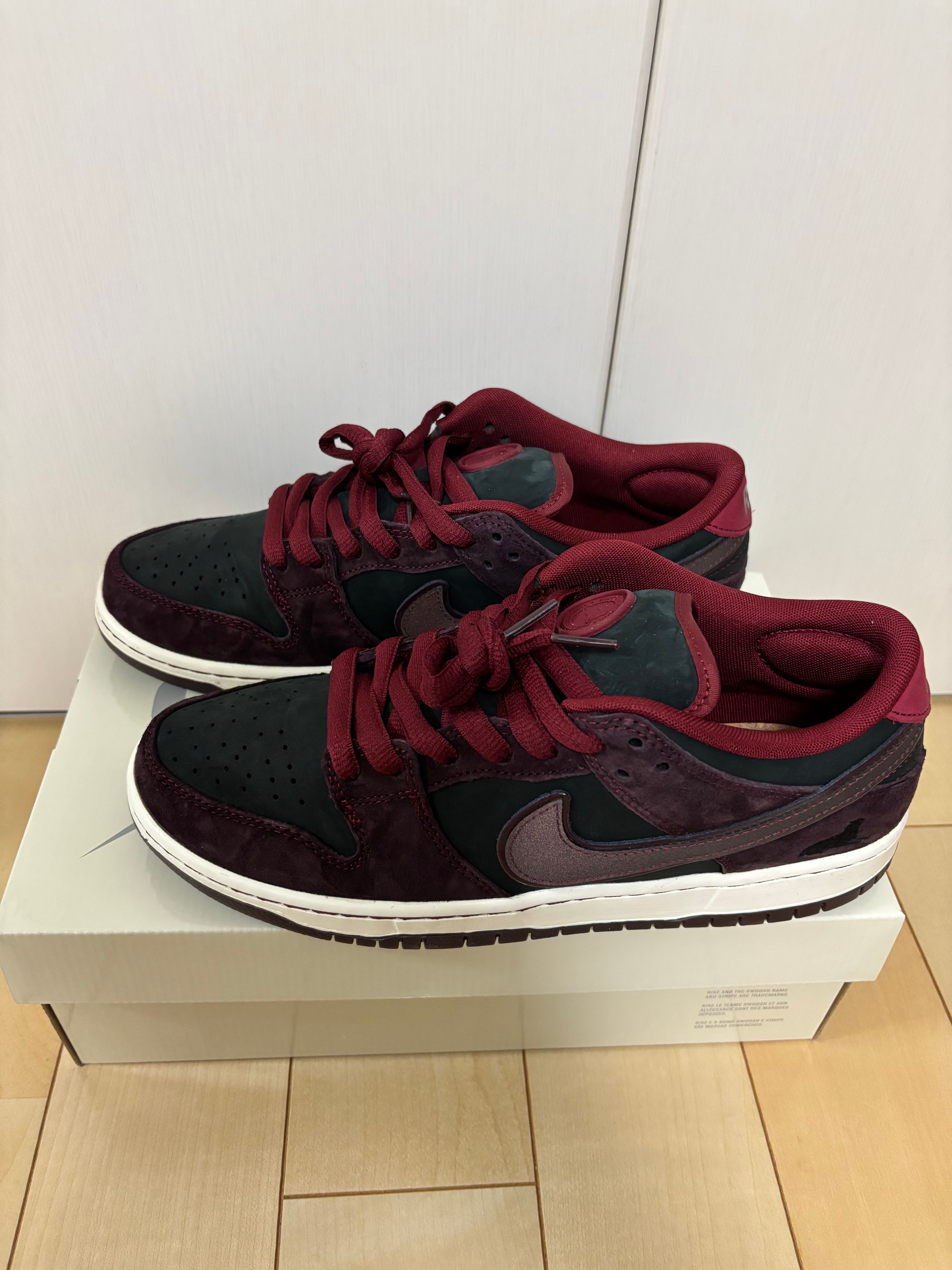 Riot Skateshop × Nike SB Dunk Low Pro QS "Mahogany and Team Red"