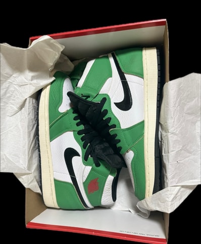 Nike Women's Air Jordan 1 High OG "Lucky Green/White-Sail-Black"
