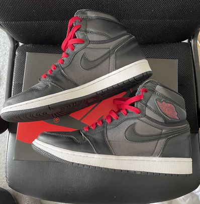 Nike Air Jordan 1 Retro High OG "Black/Metallic Silver/Gym Red"