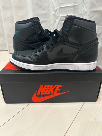 Nike Air Jordan 1 Retro High OG "Black/Metallic Silver/Gym Red"