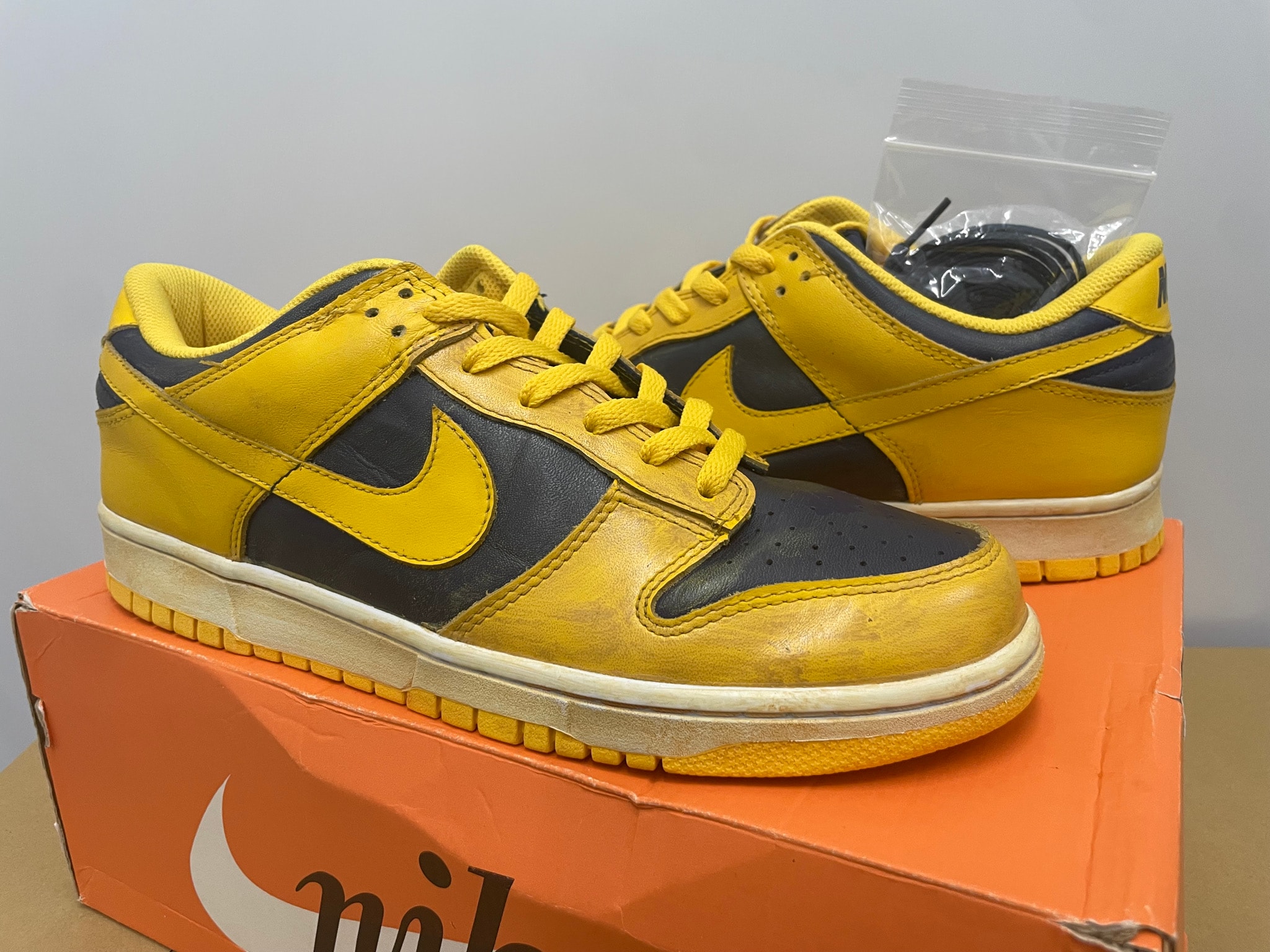 Nike Dunk Low Vintage "Varsity Maize/Midnight Navy"
