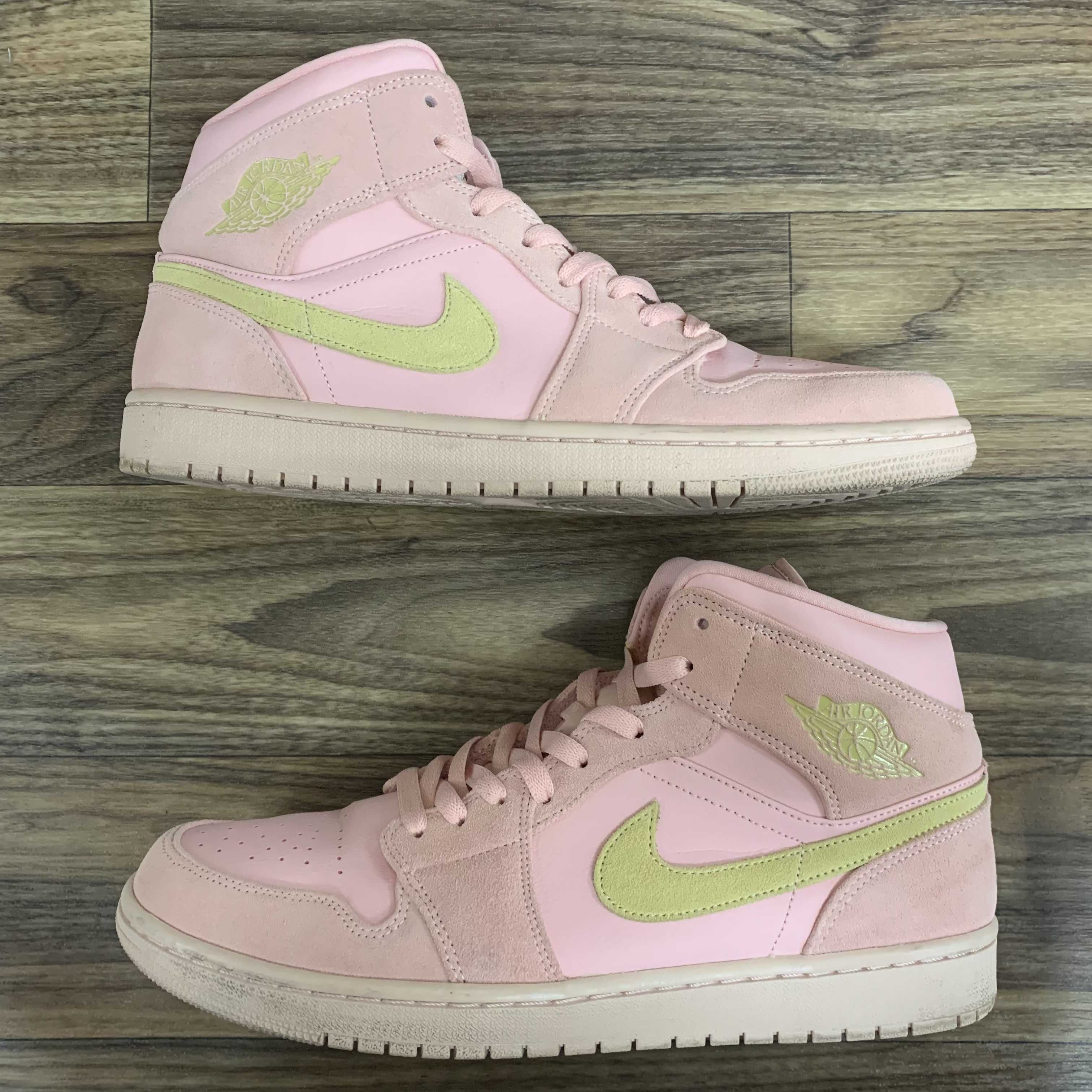 NIKE AIR JORDAN 1 MID "CORAL/GOLD"