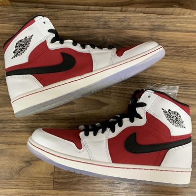 Retro 2025 1 carmine