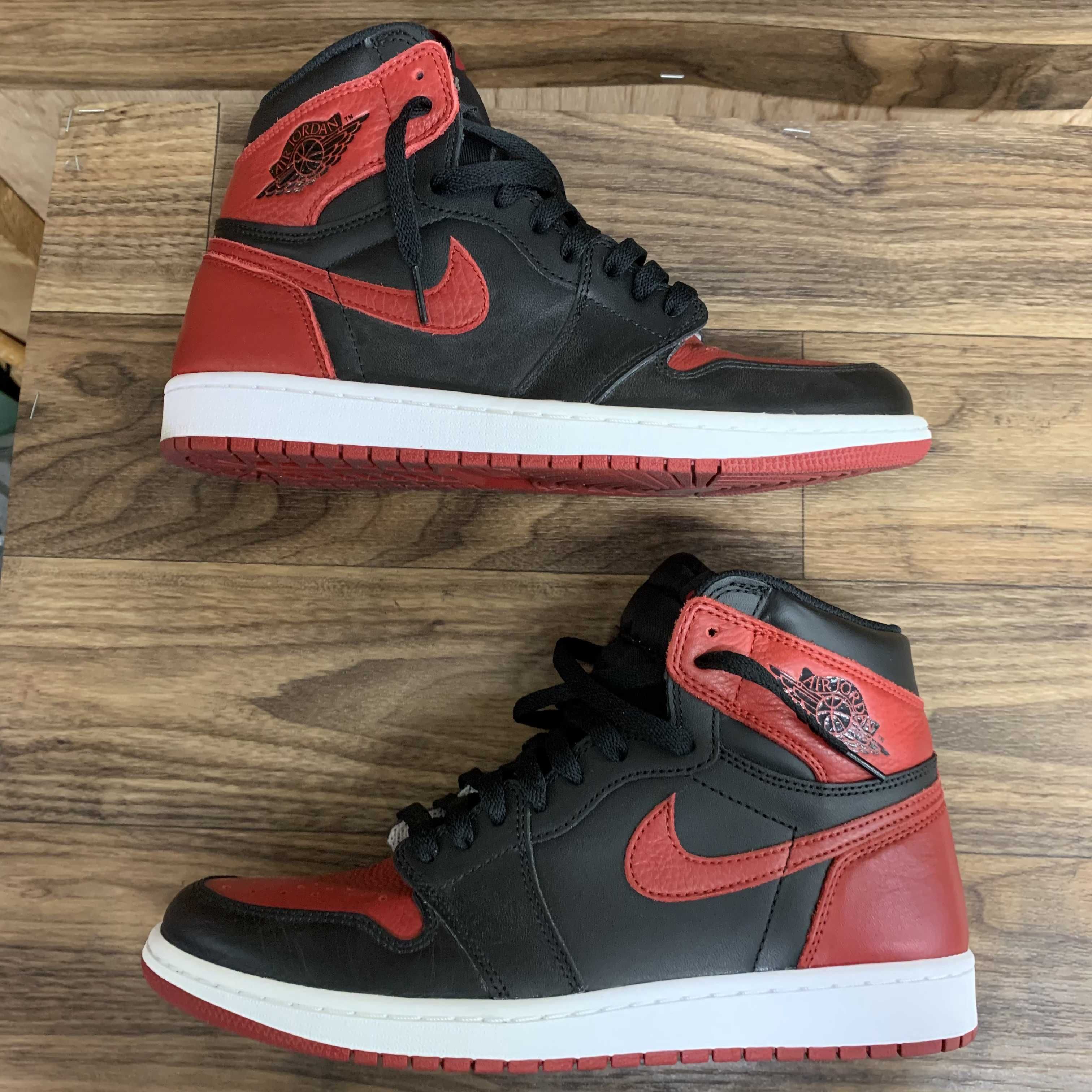 Nike Air Jordan 1 Retro High OG "Bred/Banned" (2016)