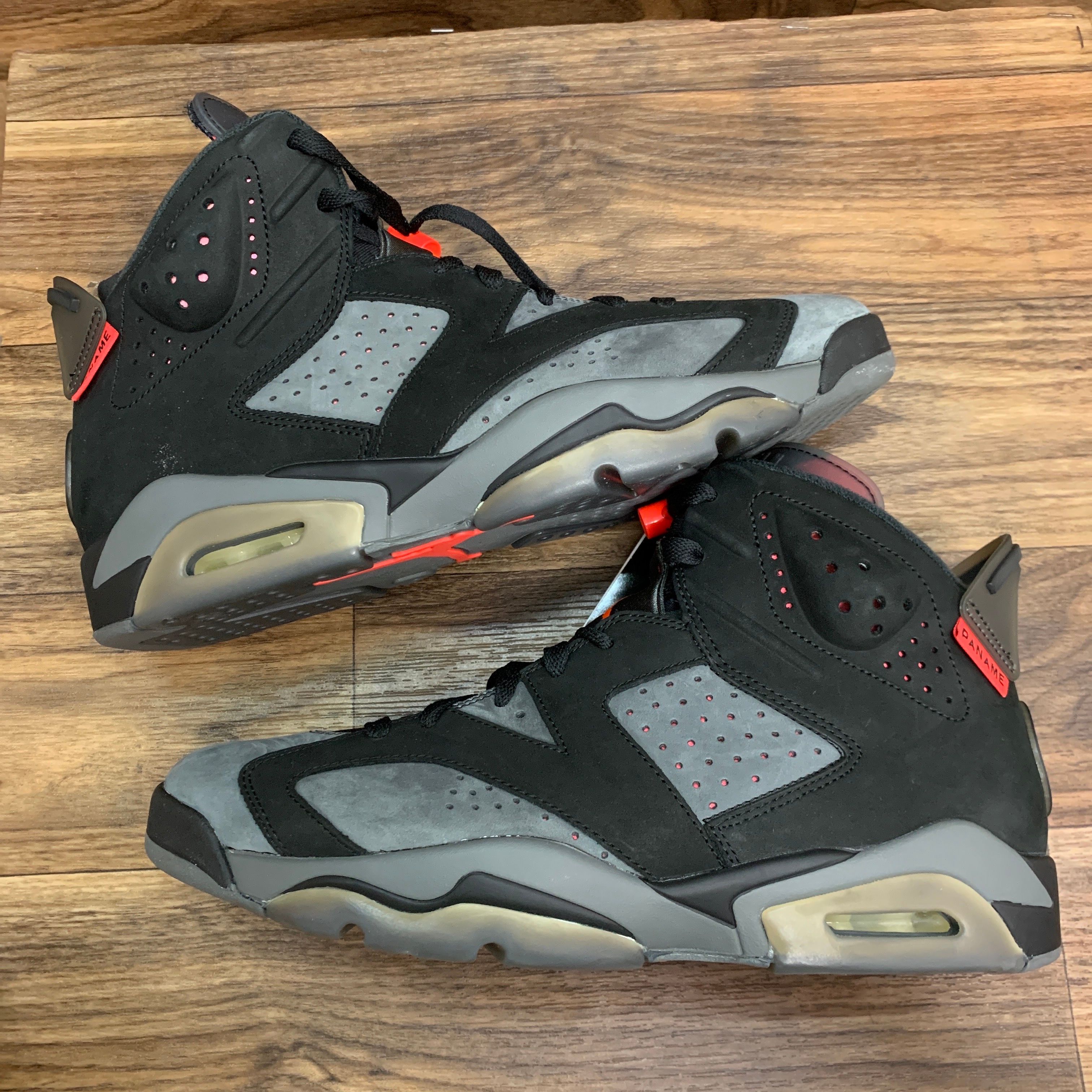 NIKE × PARIS SAINT GERMAIN AIR JORDAN 6 RETRO INFRARED