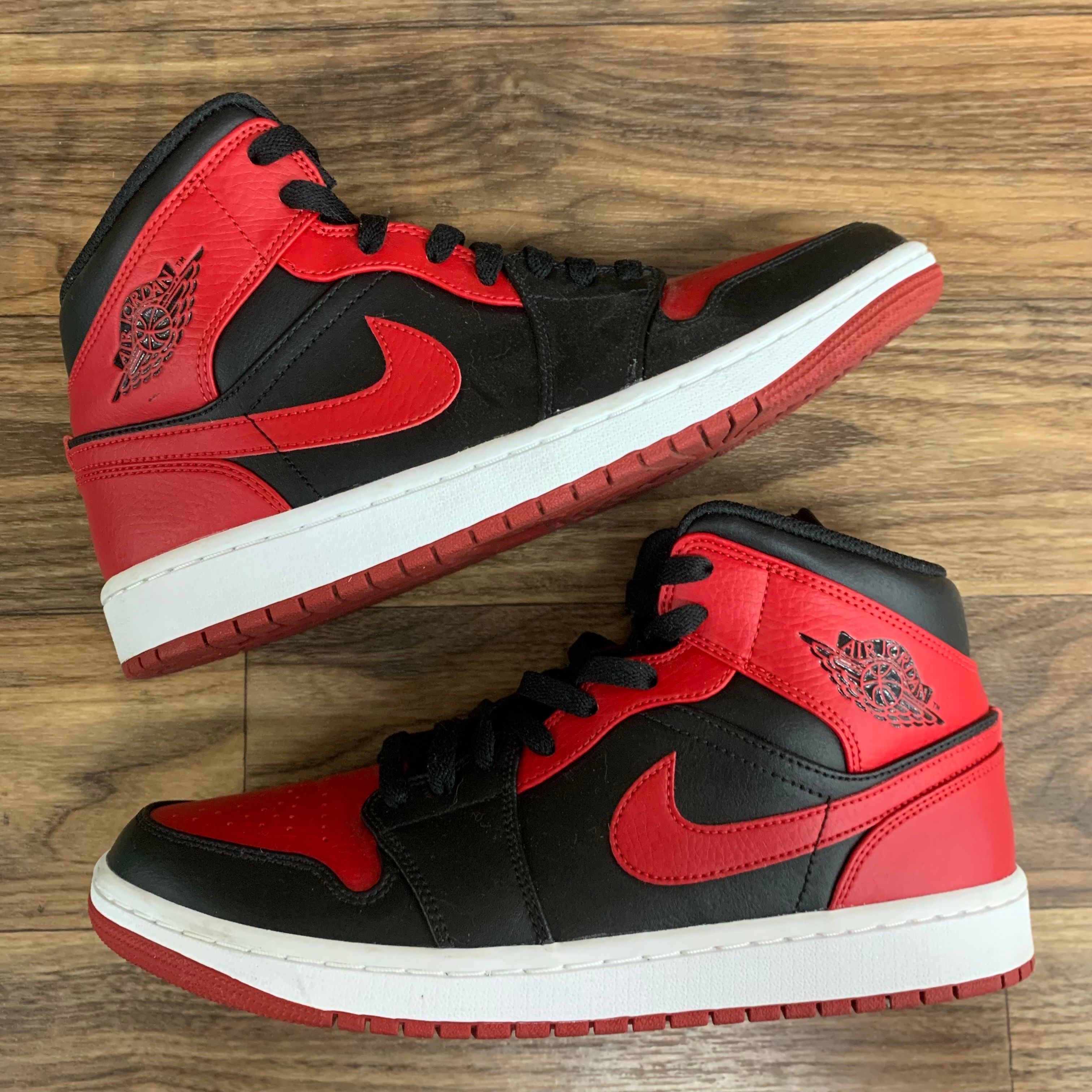 Nike Air Jordan 1 Mid "Bred"