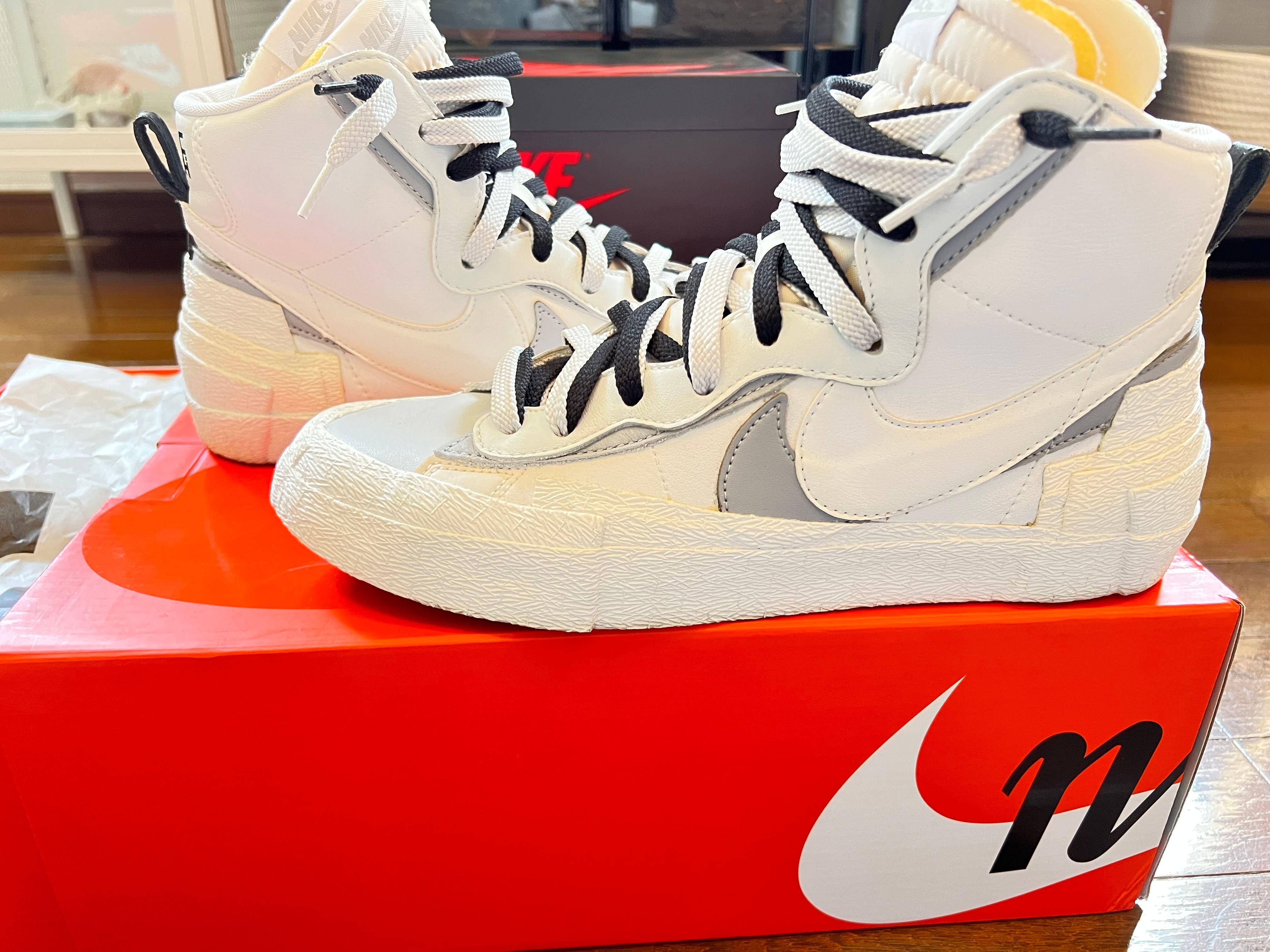 sacai × NIKE BLAZER MID "WHITE/WOLF GREY"