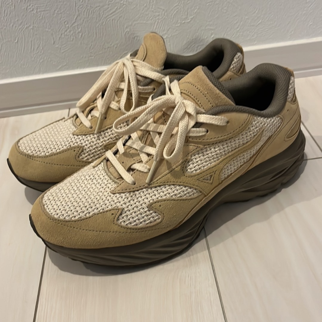 BEAMS × Mizuno Wave Rider β "Beige"