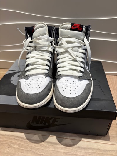 Nike Air Jordan 1 Retro High OG "Black and Smoke Grey"