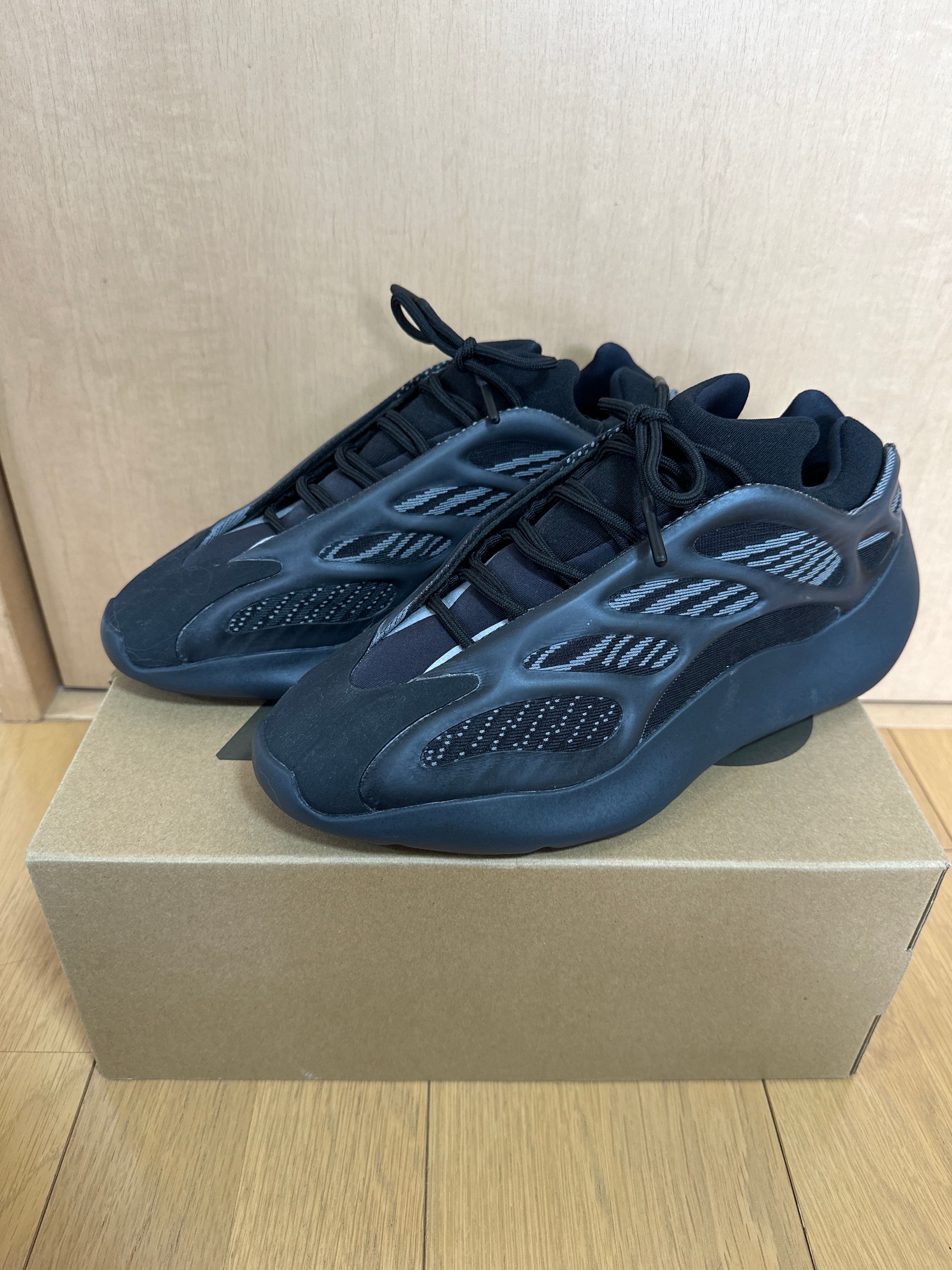 adidas YEEZY 700V3 "Alvah"